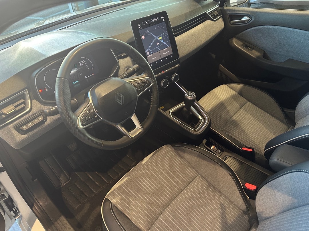 RENAULT Clio 1.0 Techno-image-9