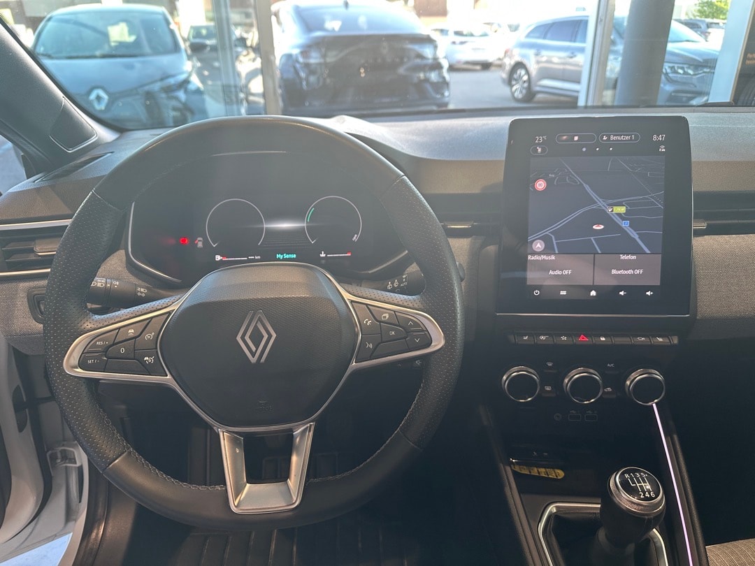 RENAULT Clio 1.0 Techno-image-13