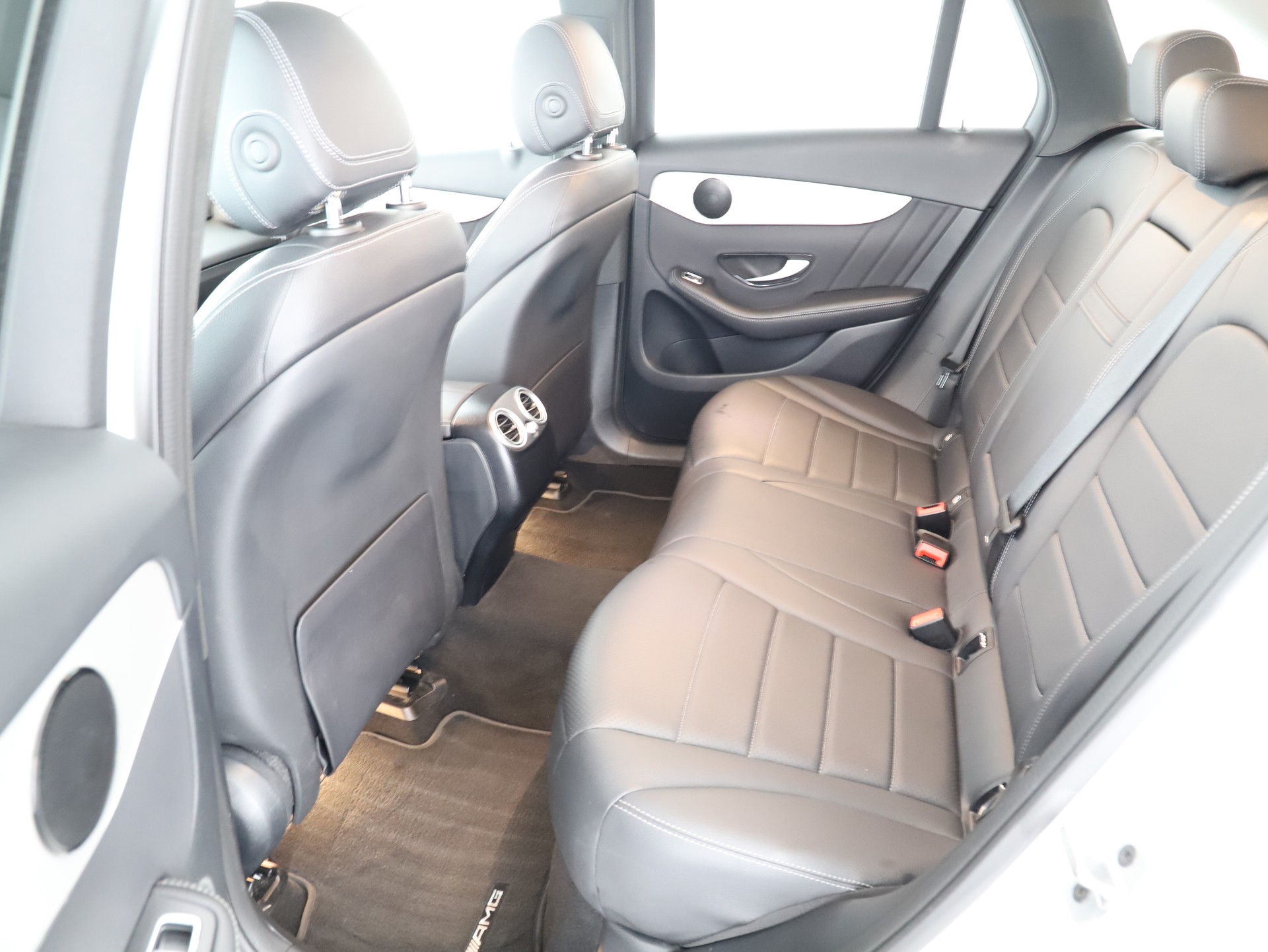 MERCEDES-BENZ GLC 220 d AMG Line 4Matic-image-12