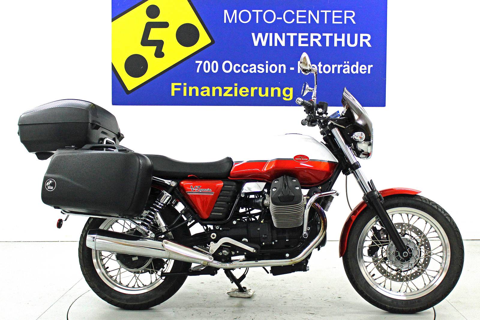 MOTO GUZZI V7