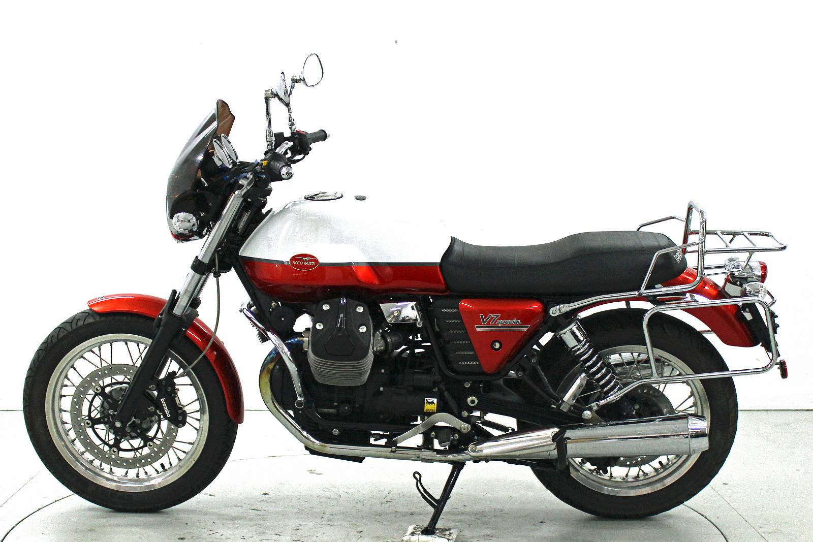 MOTO GUZZI V7-image-4