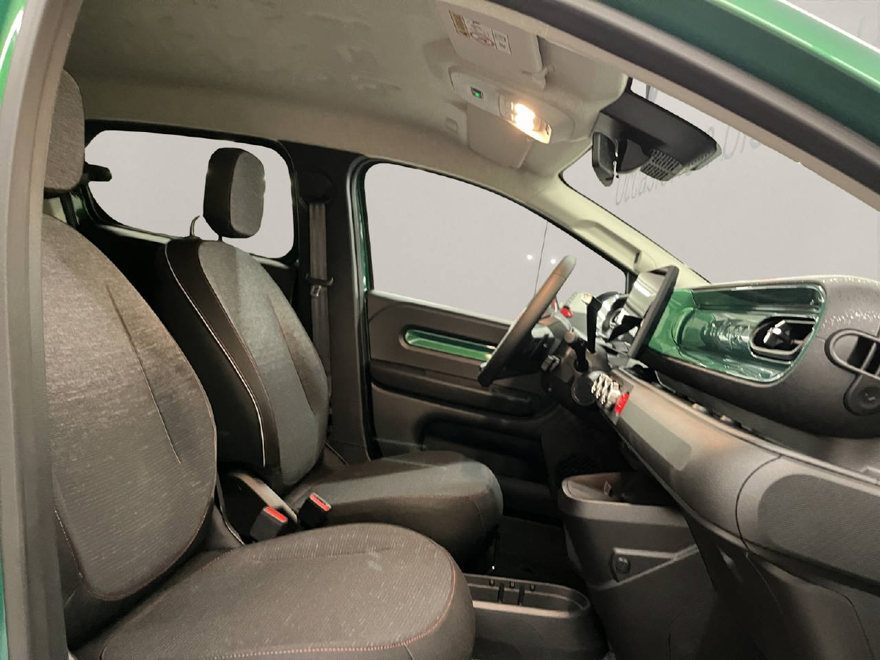 RENAULT Twingo E-Tech Urban Range techno DEMO-image-4