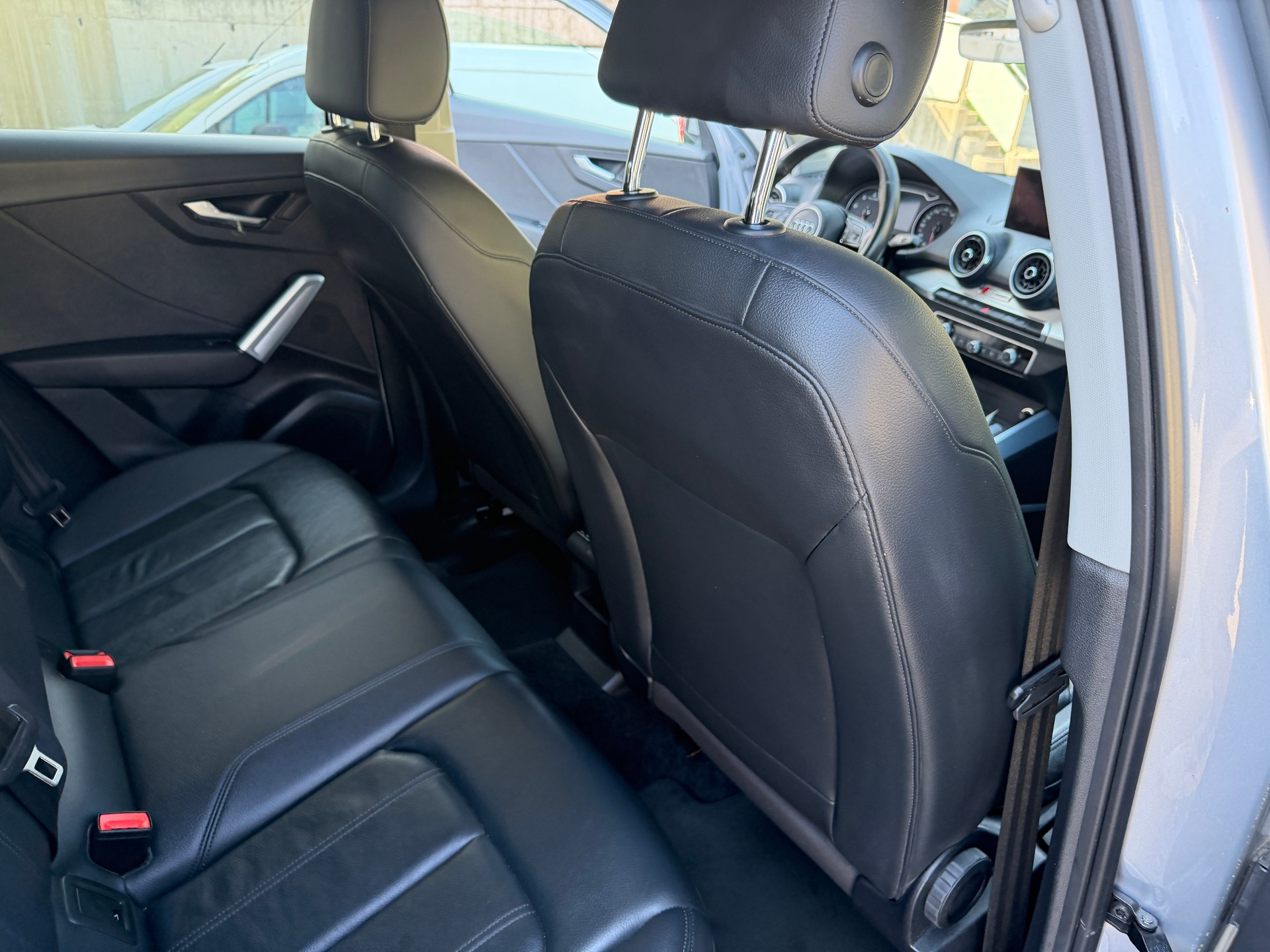 AUDI Q2 35 TDI quattro Design S-tronic-image-10