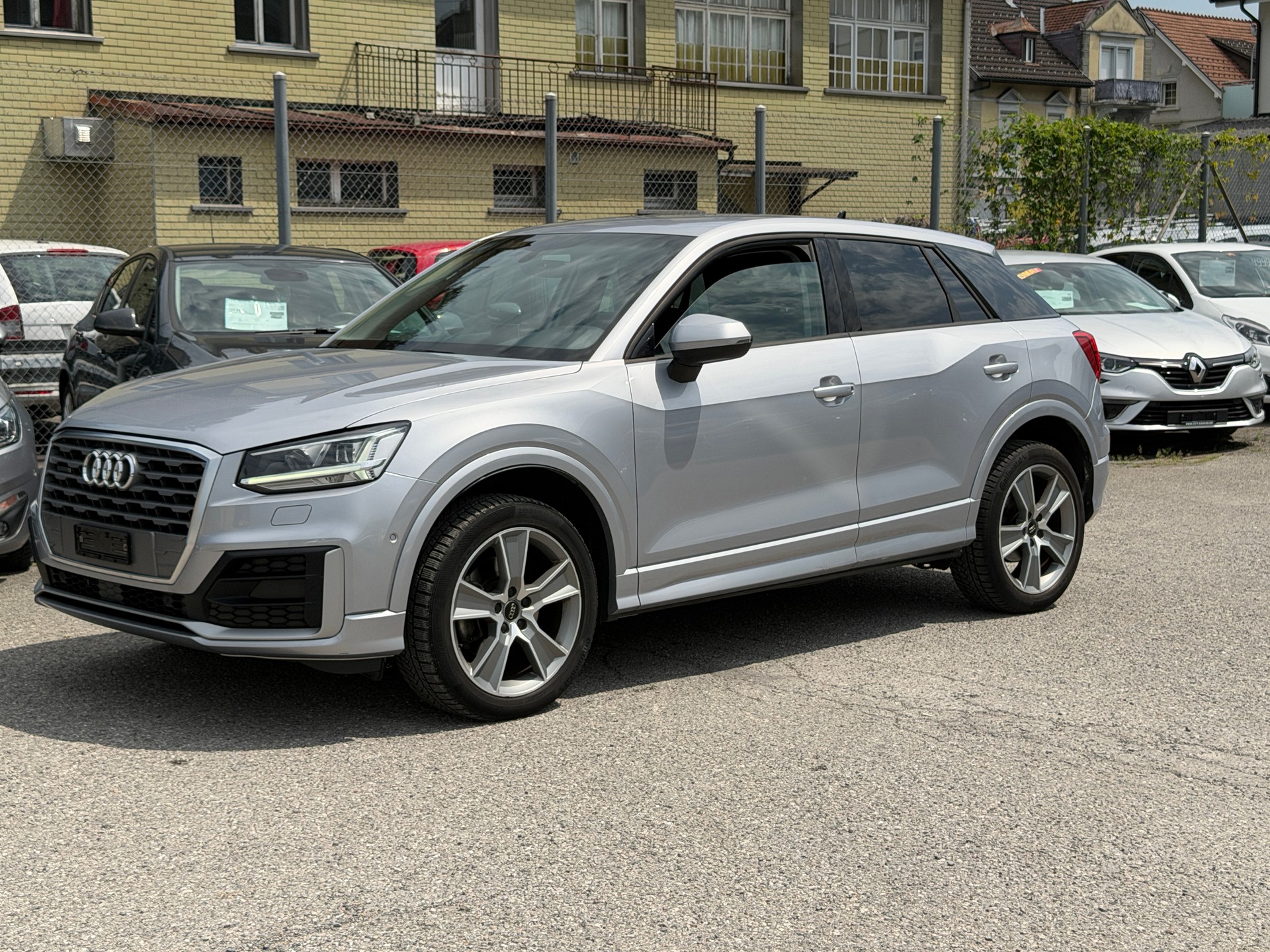 AUDI Q2 35 TDI quattro Design S-tronic-image-2