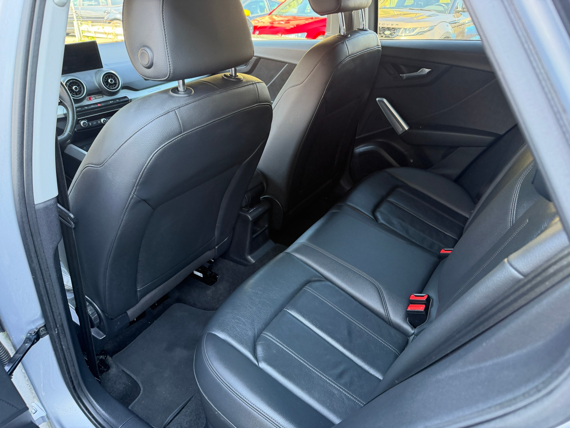 AUDI Q2 35 TDI quattro Design S-tronic-image-7