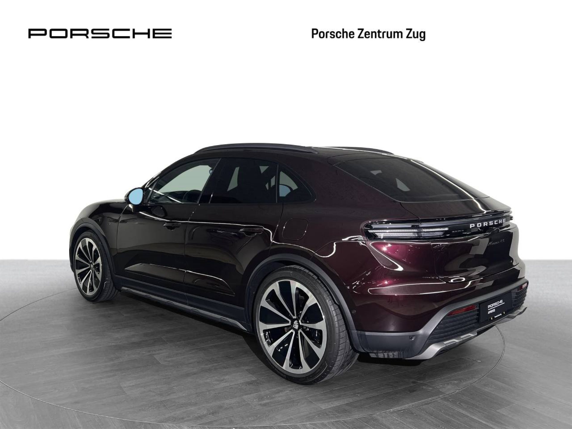 PORSCHE Macan 4S-showroom-element-2
