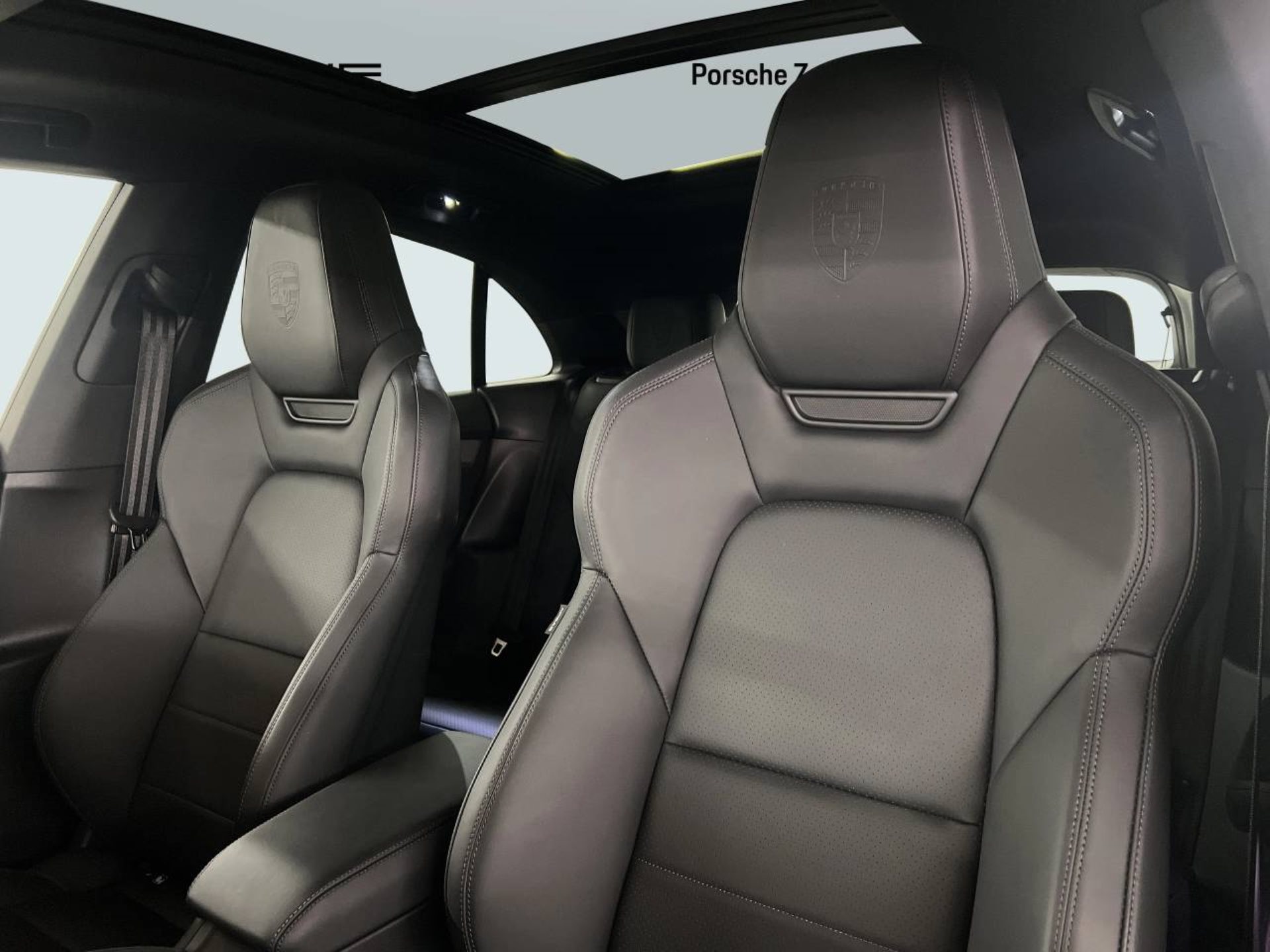 PORSCHE Macan 4S-image-4