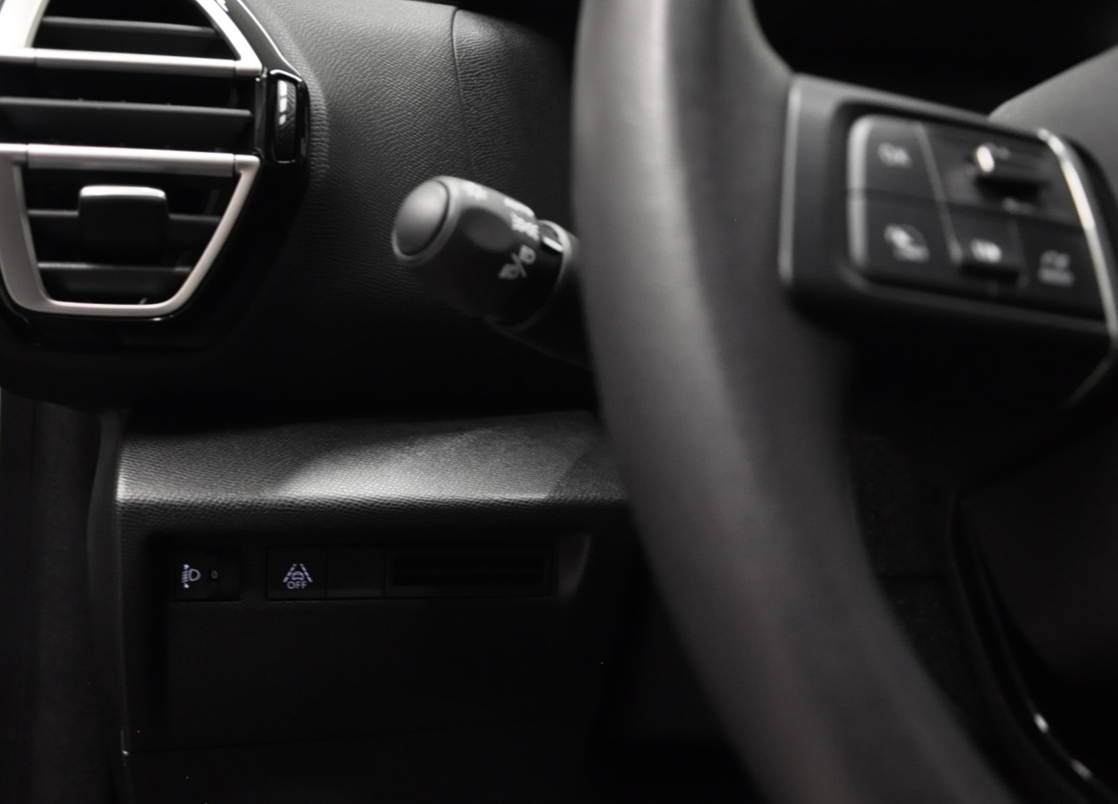 CITROEN C4 1.2 130 Max EAT8-image-12