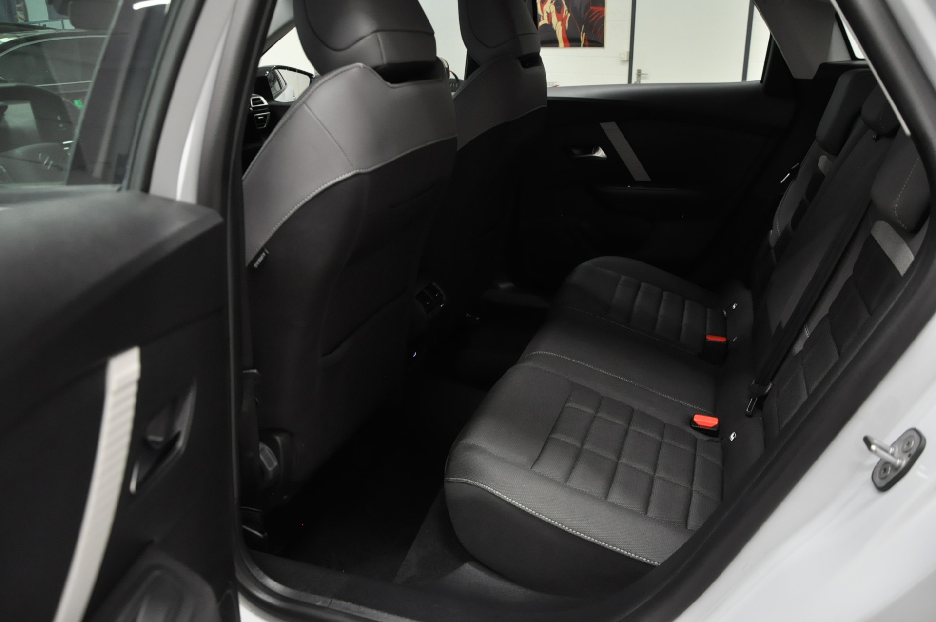 CITROEN C4 1.2 130 Max EAT8-image-17
