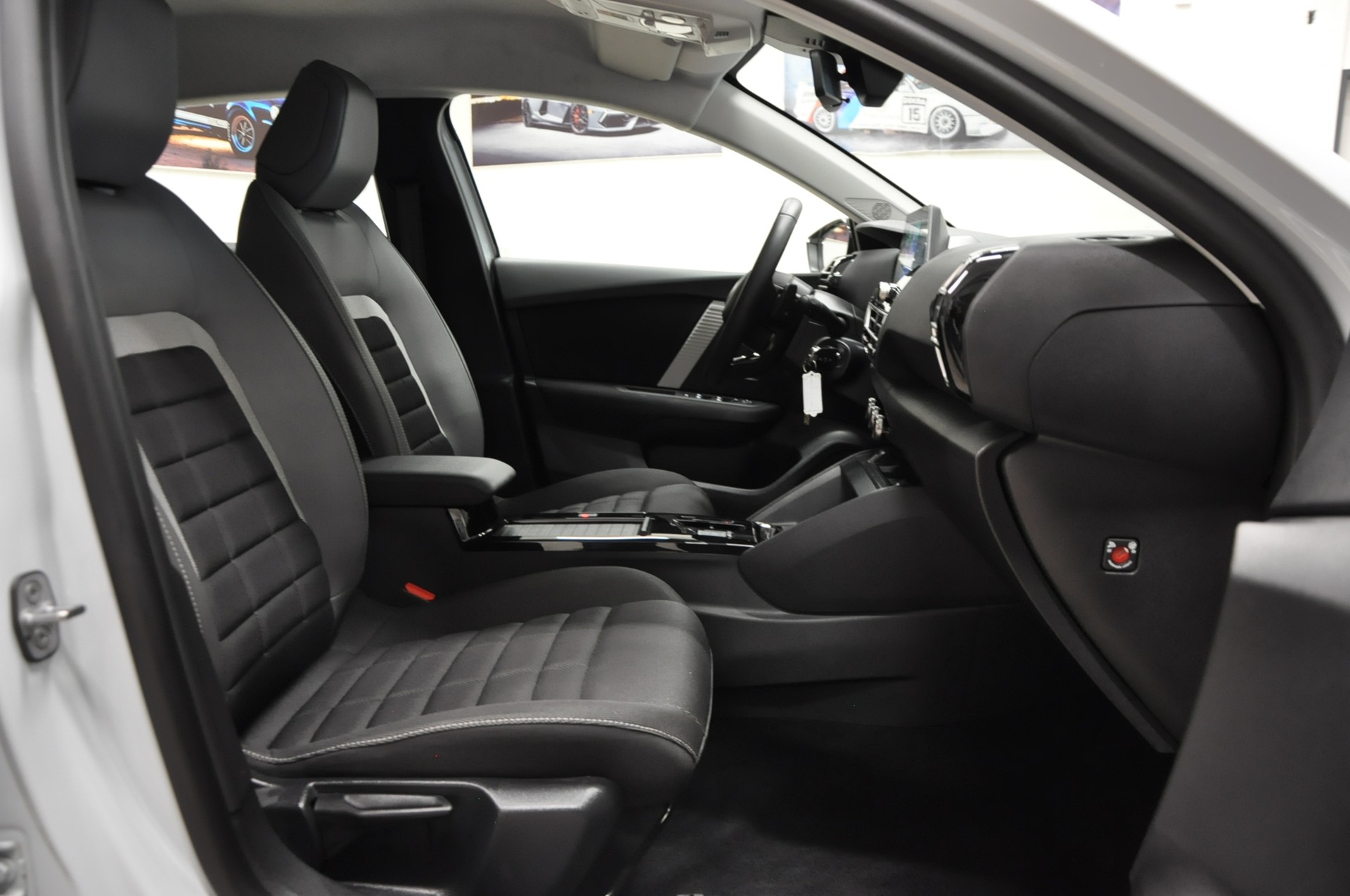 CITROEN C4 1.2 130 Max EAT8-image-15