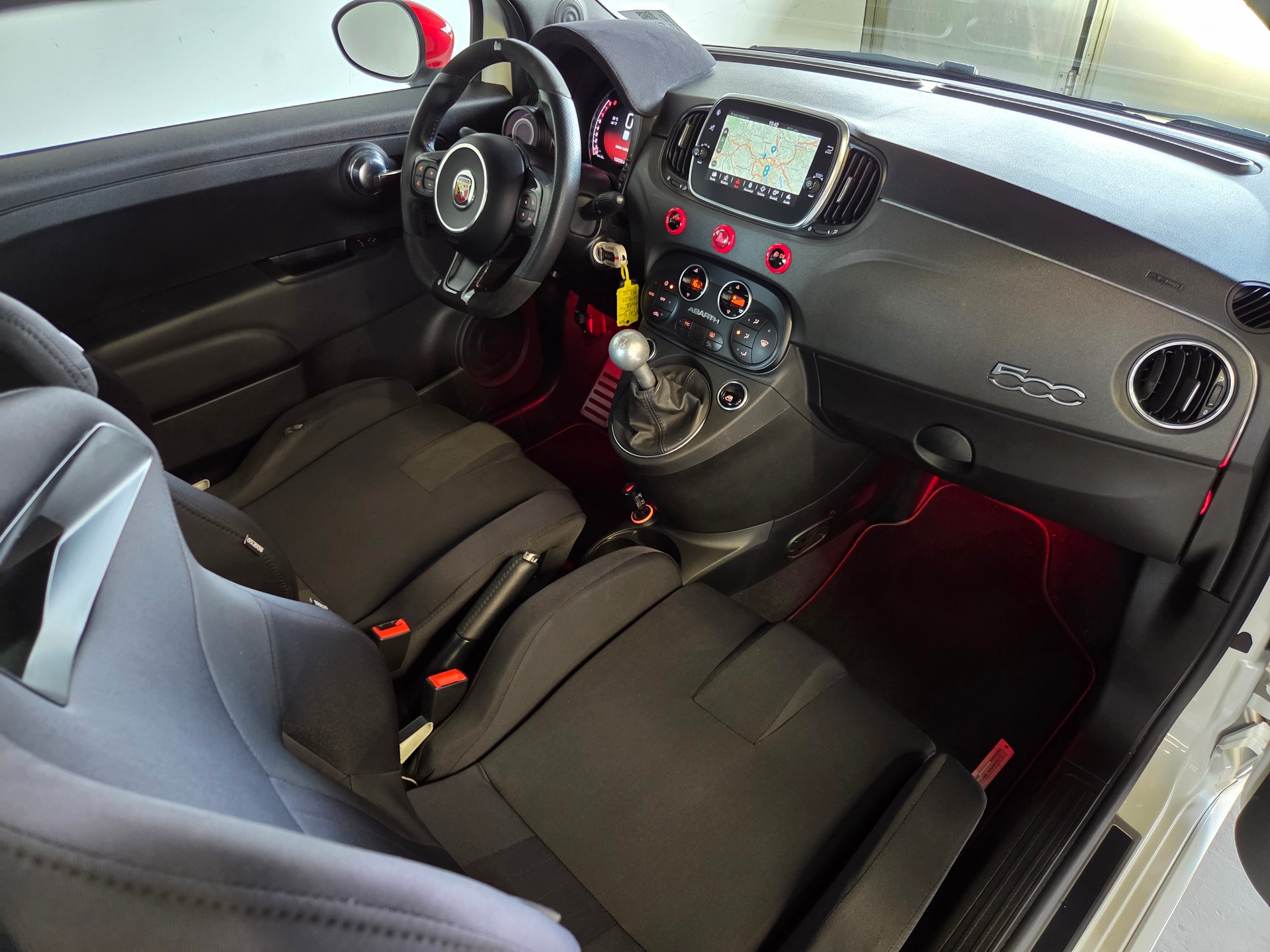 FIAT 595 Abarth 1.4 T-Jet 180 Competizione-image-8