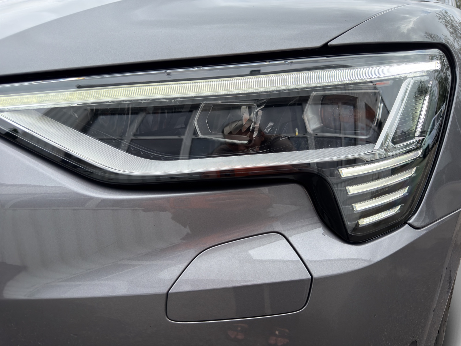 AUDI e-tron 55 S Line Black Edition quattro-image-15