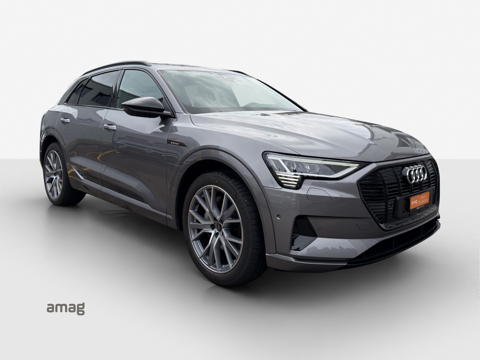 AUDI e-tron 55 S Line Black Edition quattro-image-5