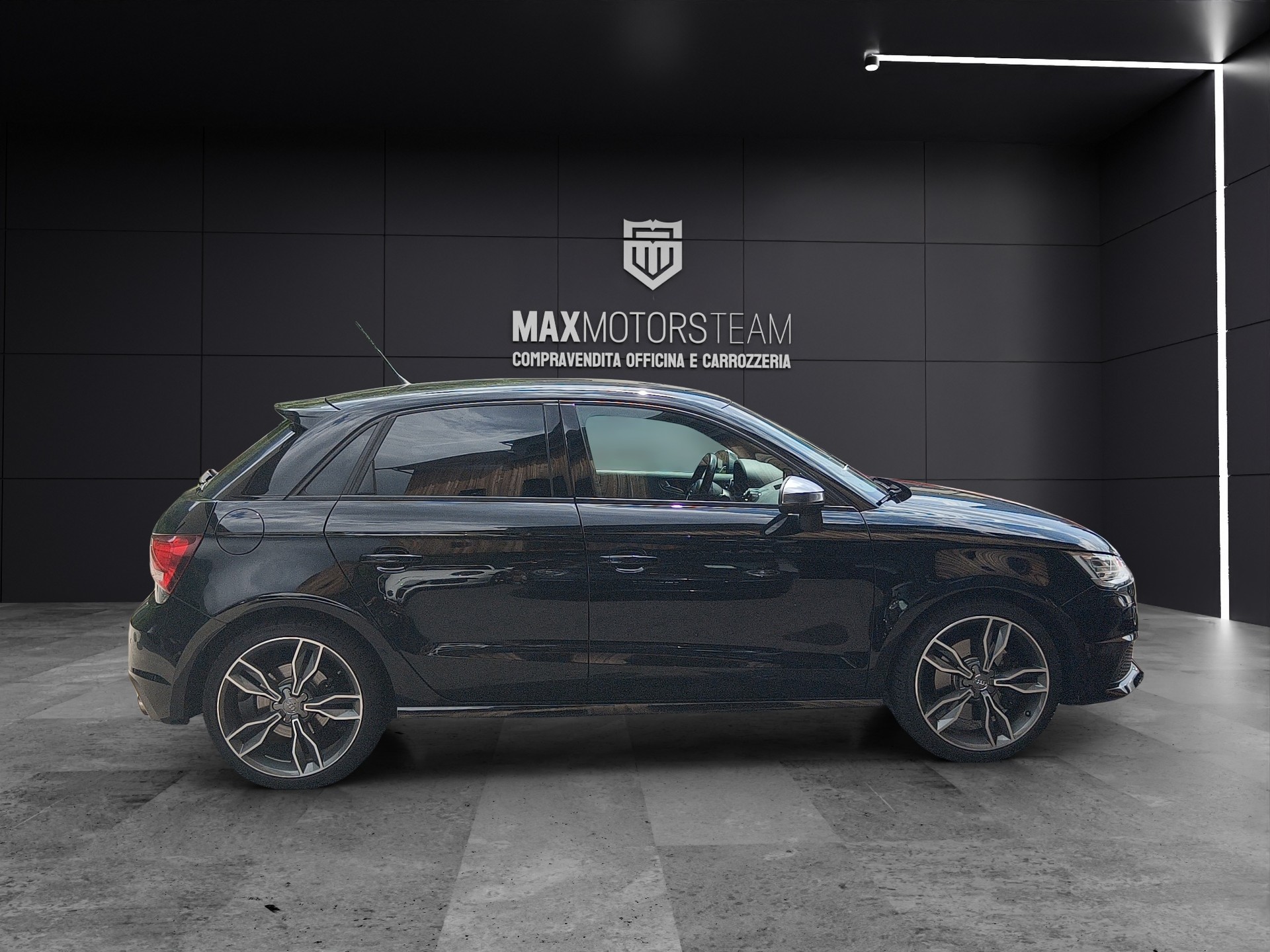 AUDI S1 Sportback 2.0 TFSI quattro-image-3