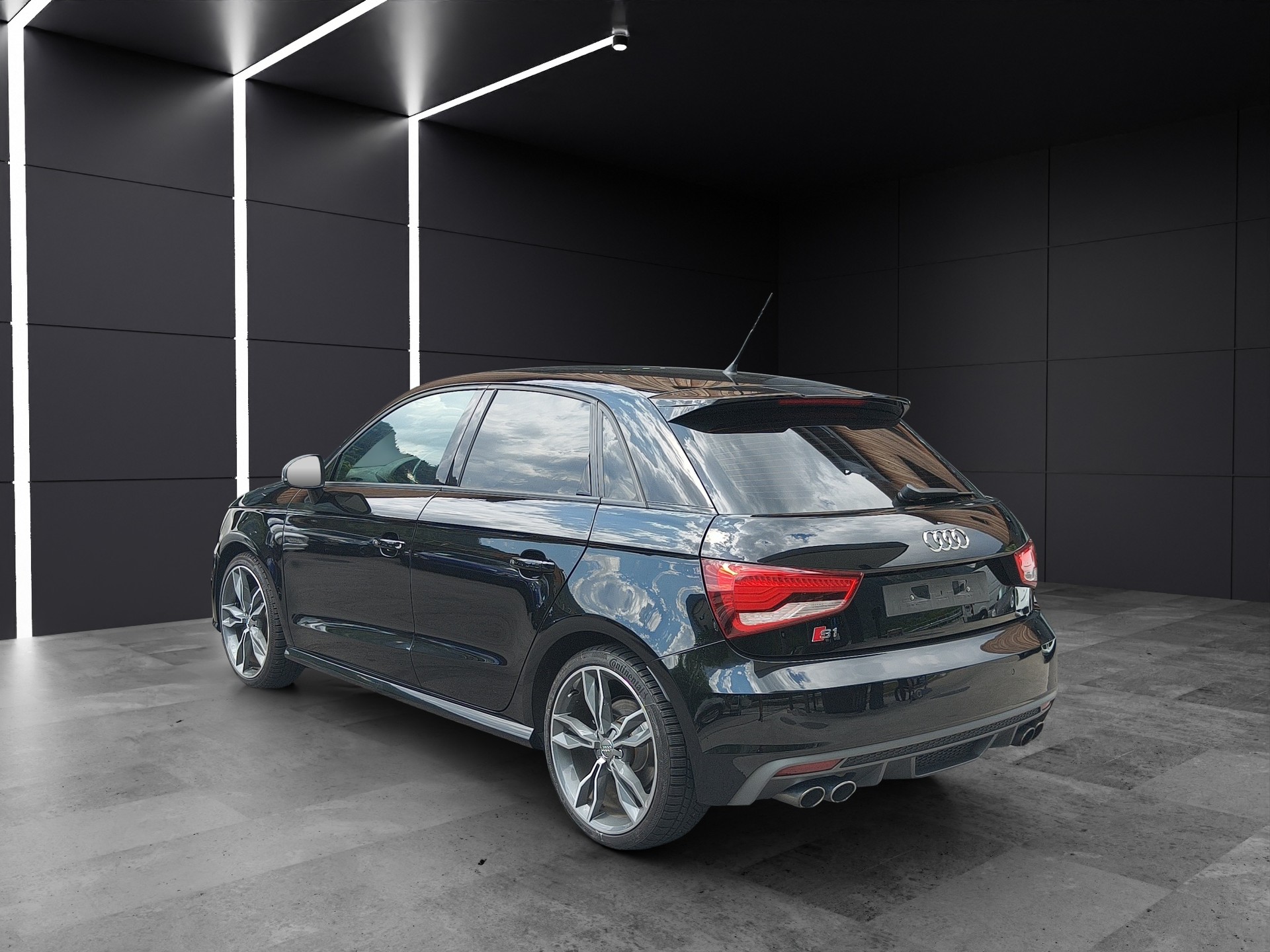 AUDI S1 Sportback 2.0 TFSI quattro-image-5