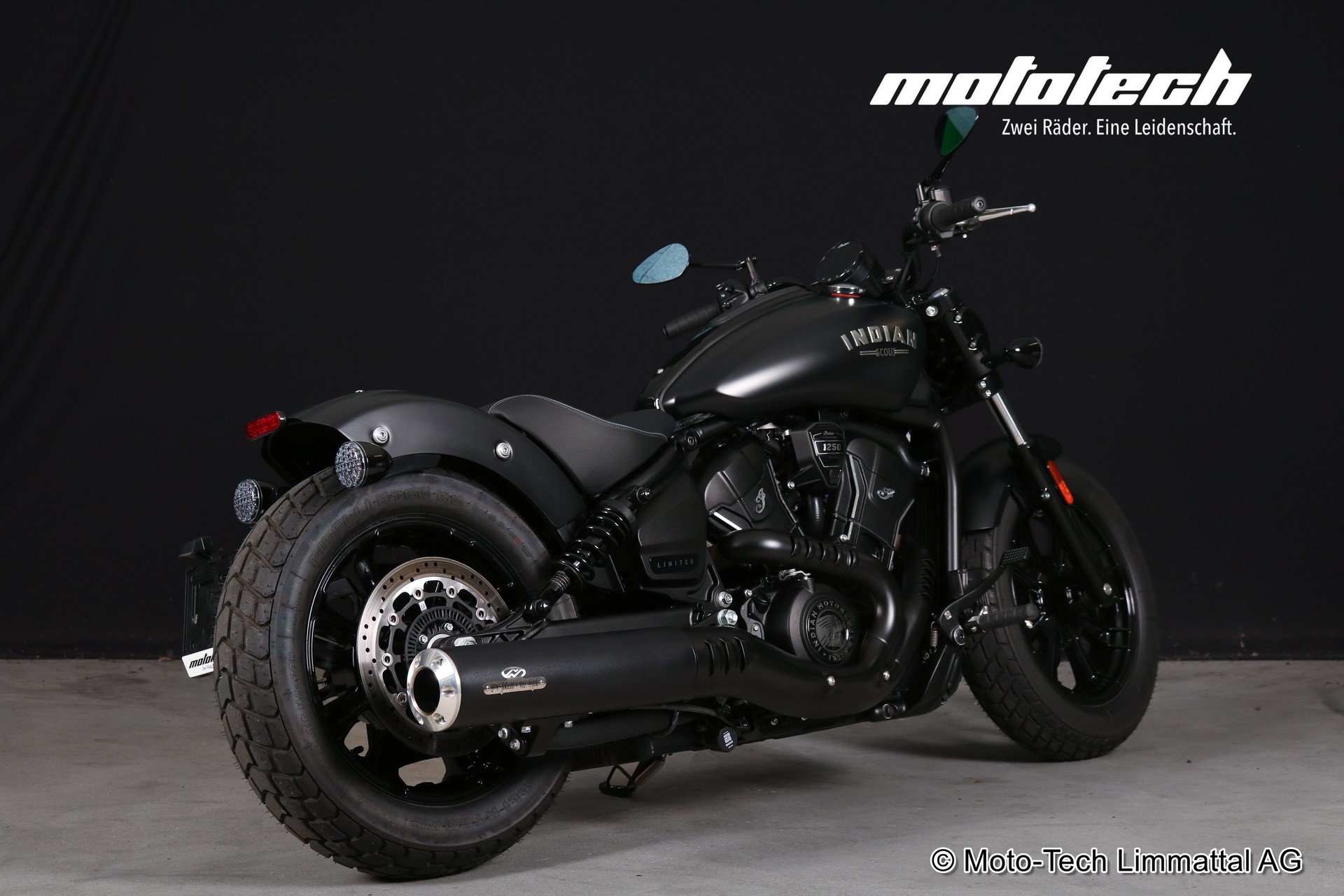 INDIAN Scout Bobber-showroom-element-2