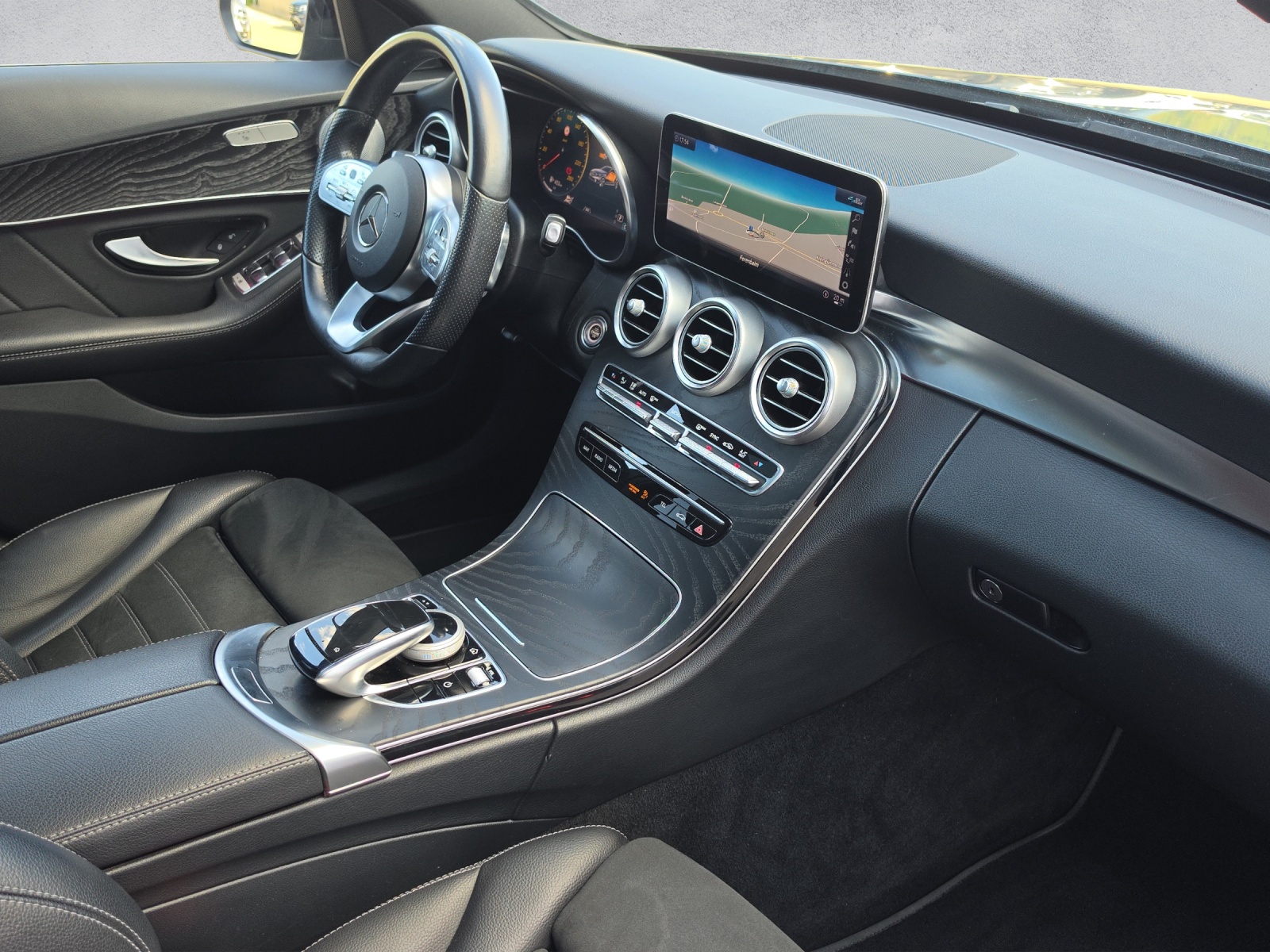 MERCEDES-BENZ C 220 d AMG Line Swiss Star 4M 9G-Tronic-image-9