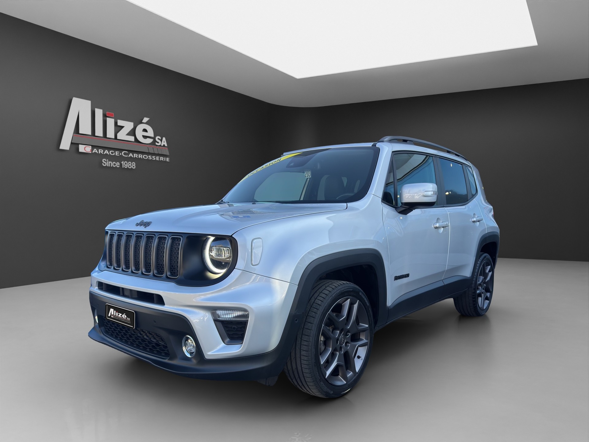 JEEP Renegade 1.3 Turbo S AWD-showroom-element-2