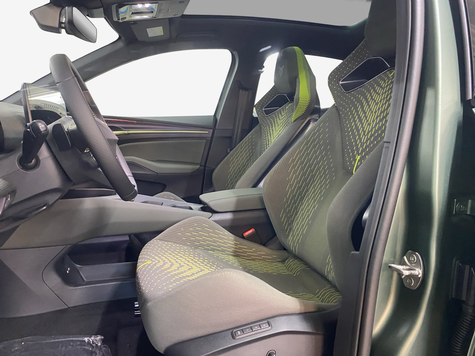 CUPRA Raval 52 kWh VZ Extreme Launch Edition-image-7
