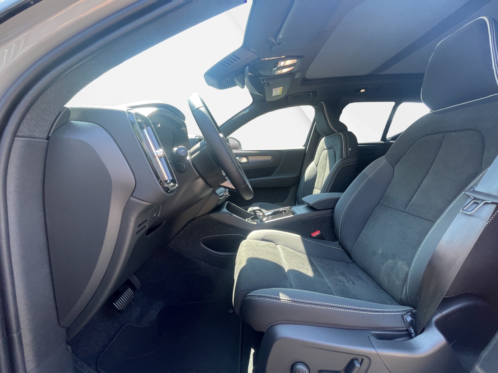 VOLVO EX40 Twin Performance Ultra AWD-image-9