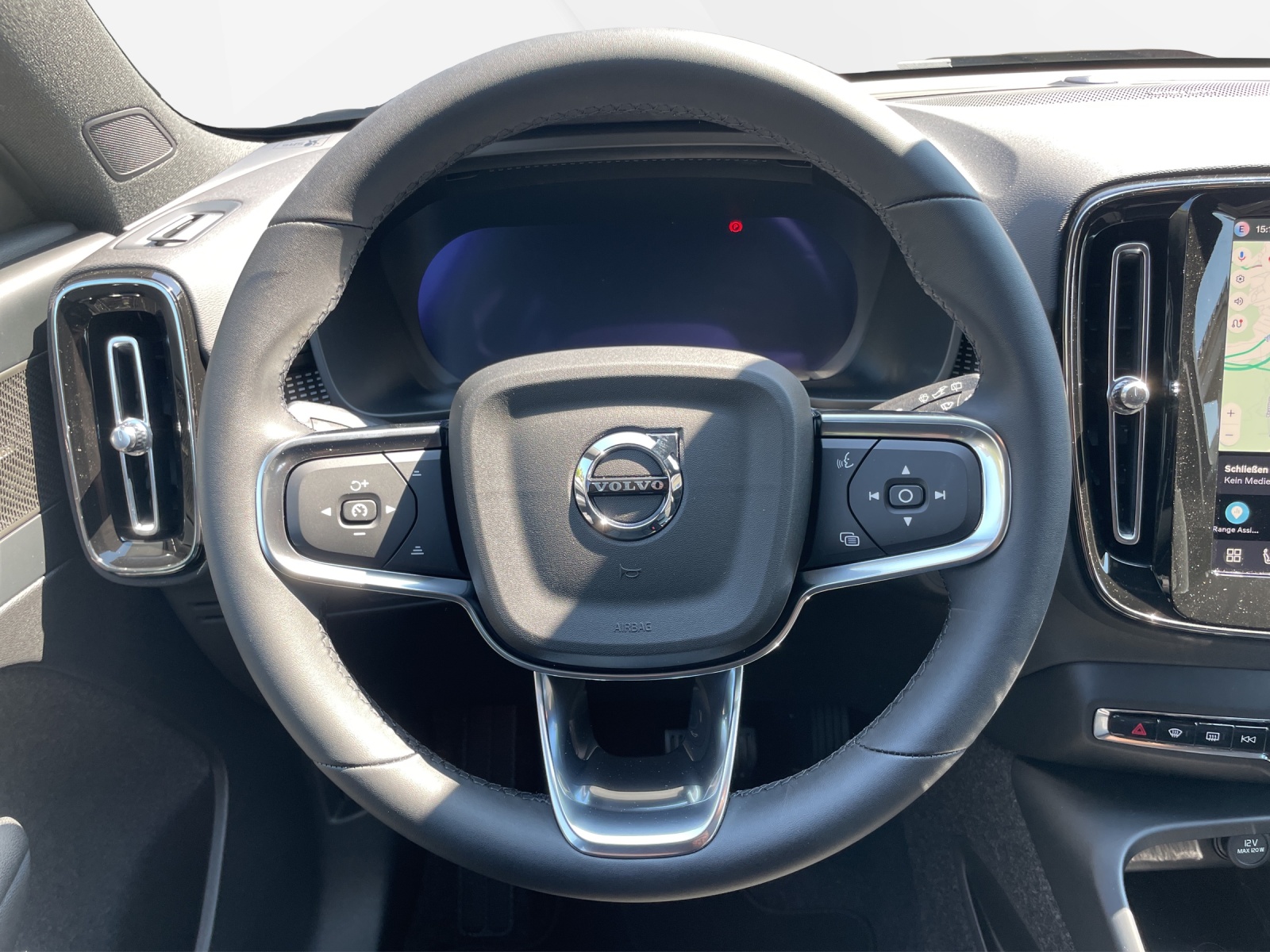 VOLVO EX40 Twin Performance Ultra AWD-image-11