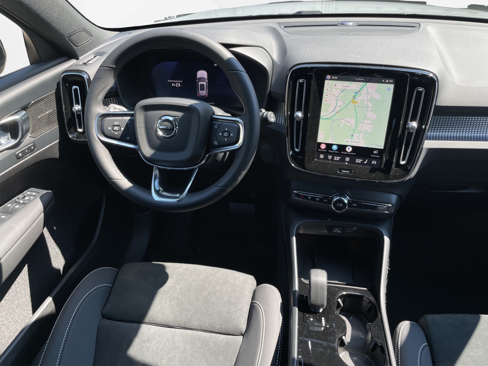 VOLVO EX40 Twin Performance Ultra AWD-image-12