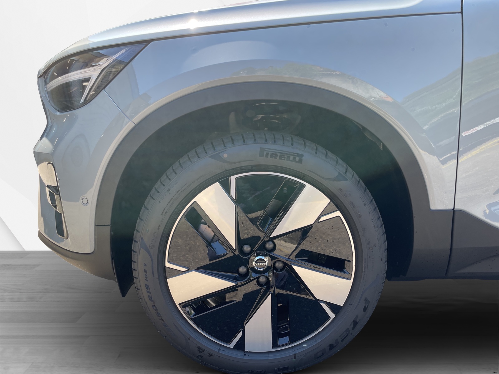 VOLVO EX40 Twin Performance Ultra AWD-image-8