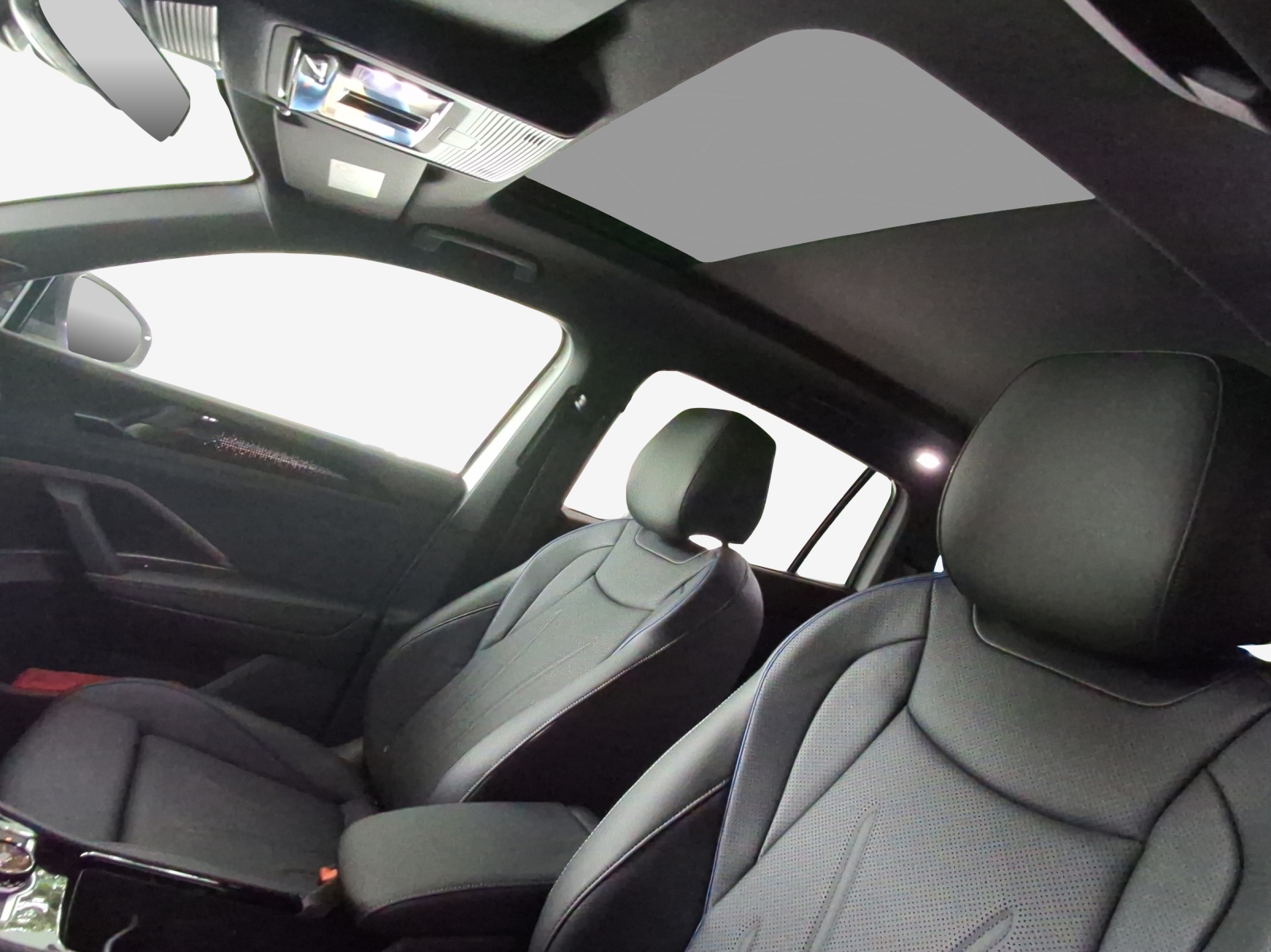 VW Tayron 2.0 TSI R-Line Plus DSG 4Motion-image-15