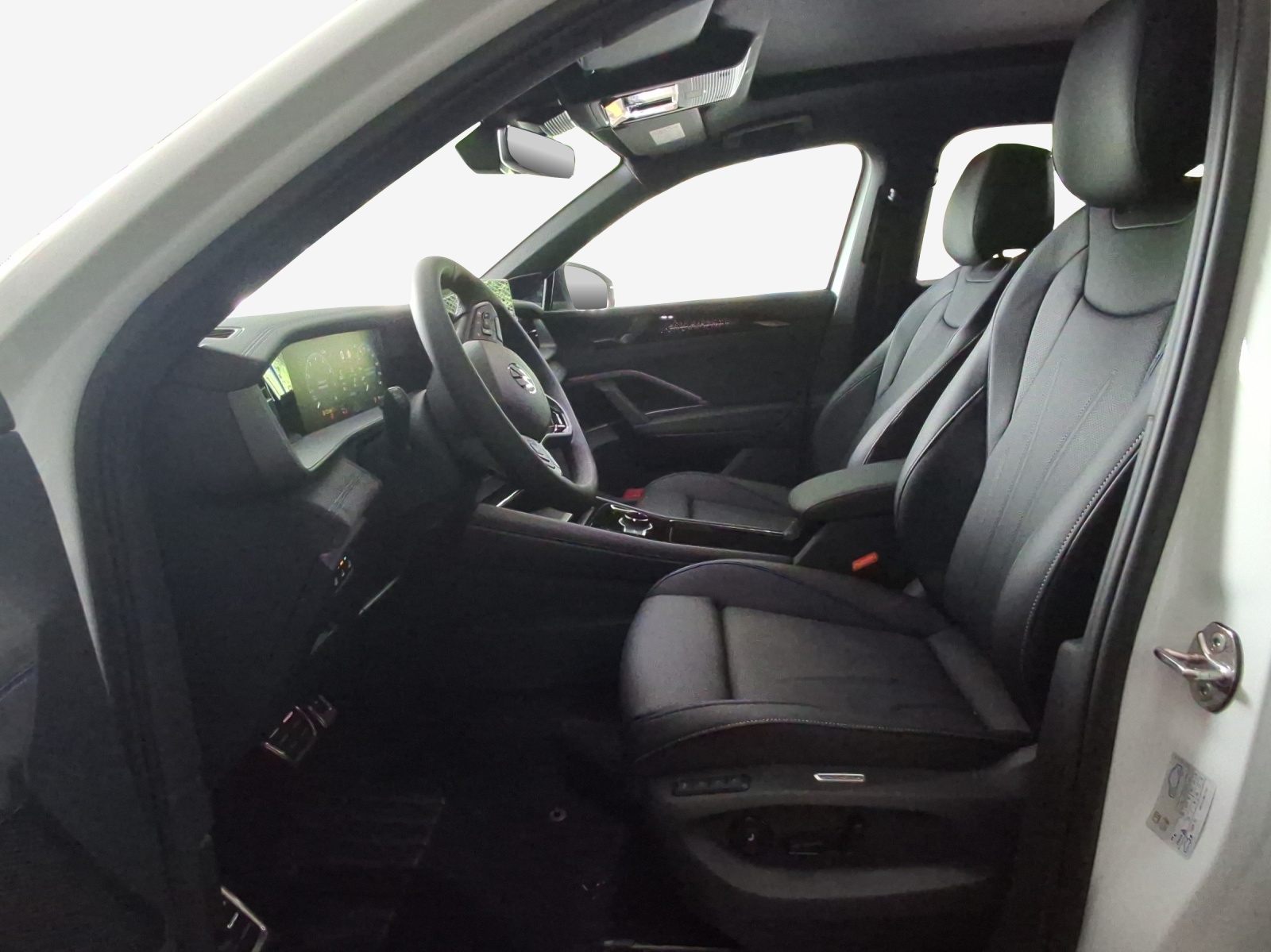 VW Tayron 2.0 TSI R-Line Plus DSG 4Motion-image-7
