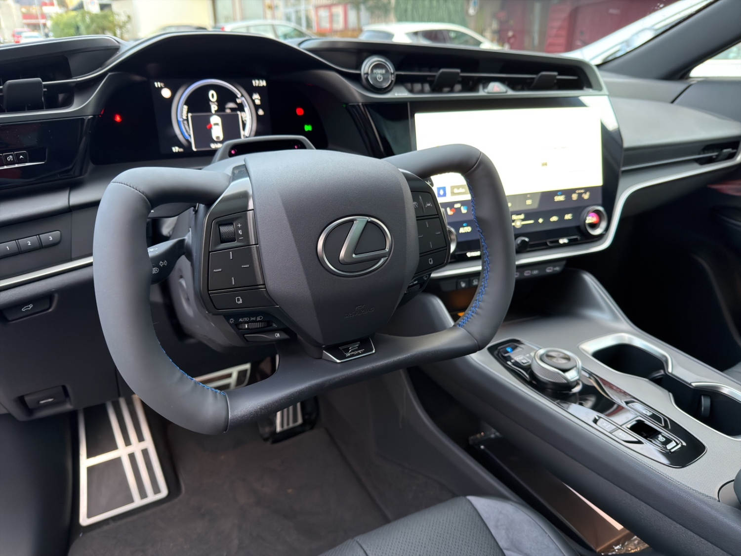 LEXUS RZ 550e F Sport-image-12