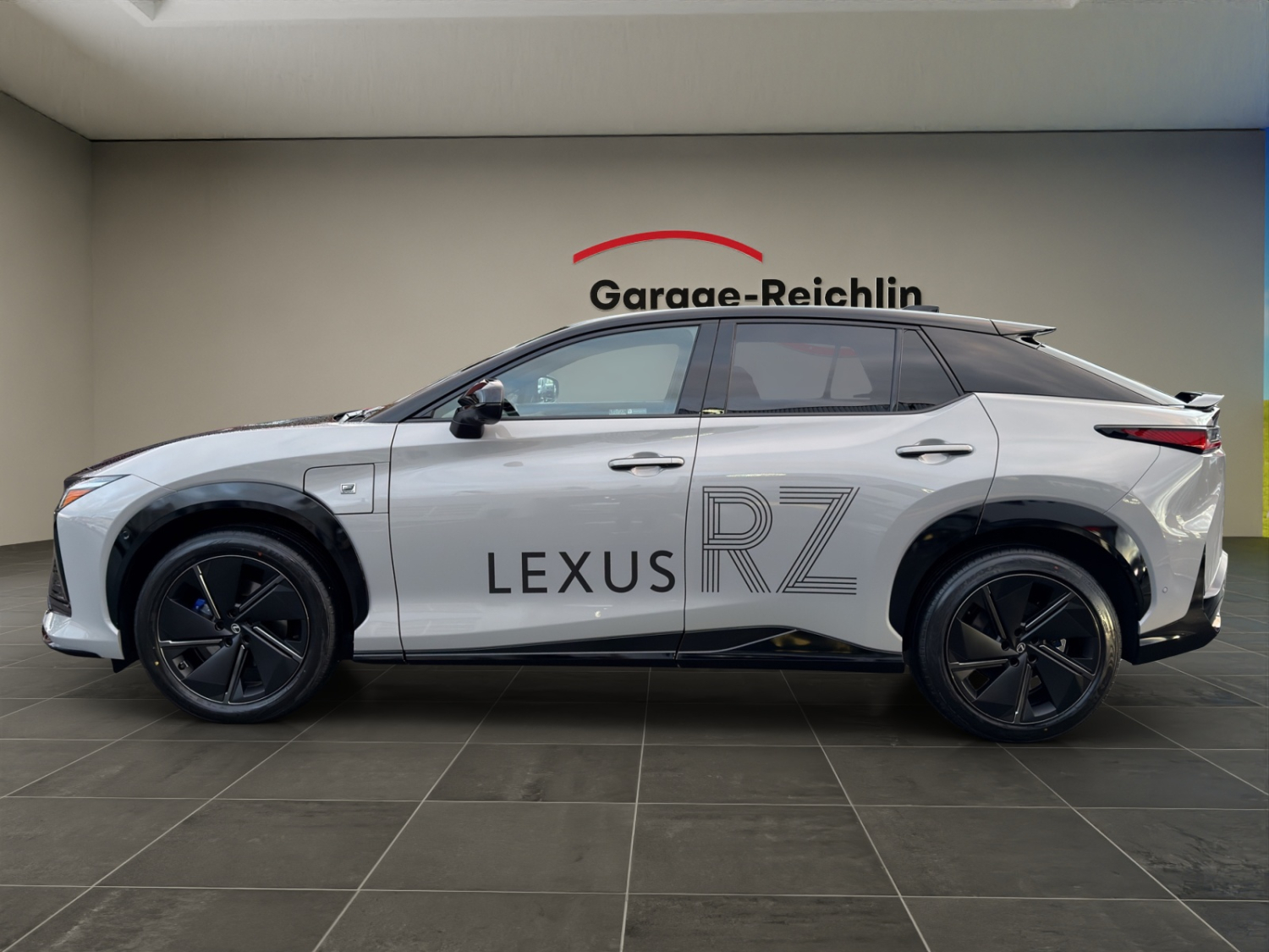 LEXUS RZ 550e F Sport-image-1