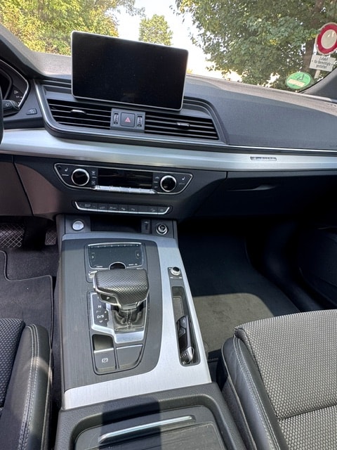 AUDI Q5 TFSI e Sport 50 quattro-image-7