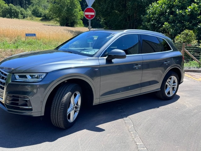 AUDI Q5 TFSI e Sport 50 quattro-image-0