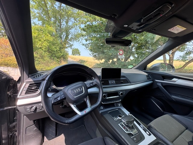 AUDI Q5 TFSI e Sport 50 quattro-image-6