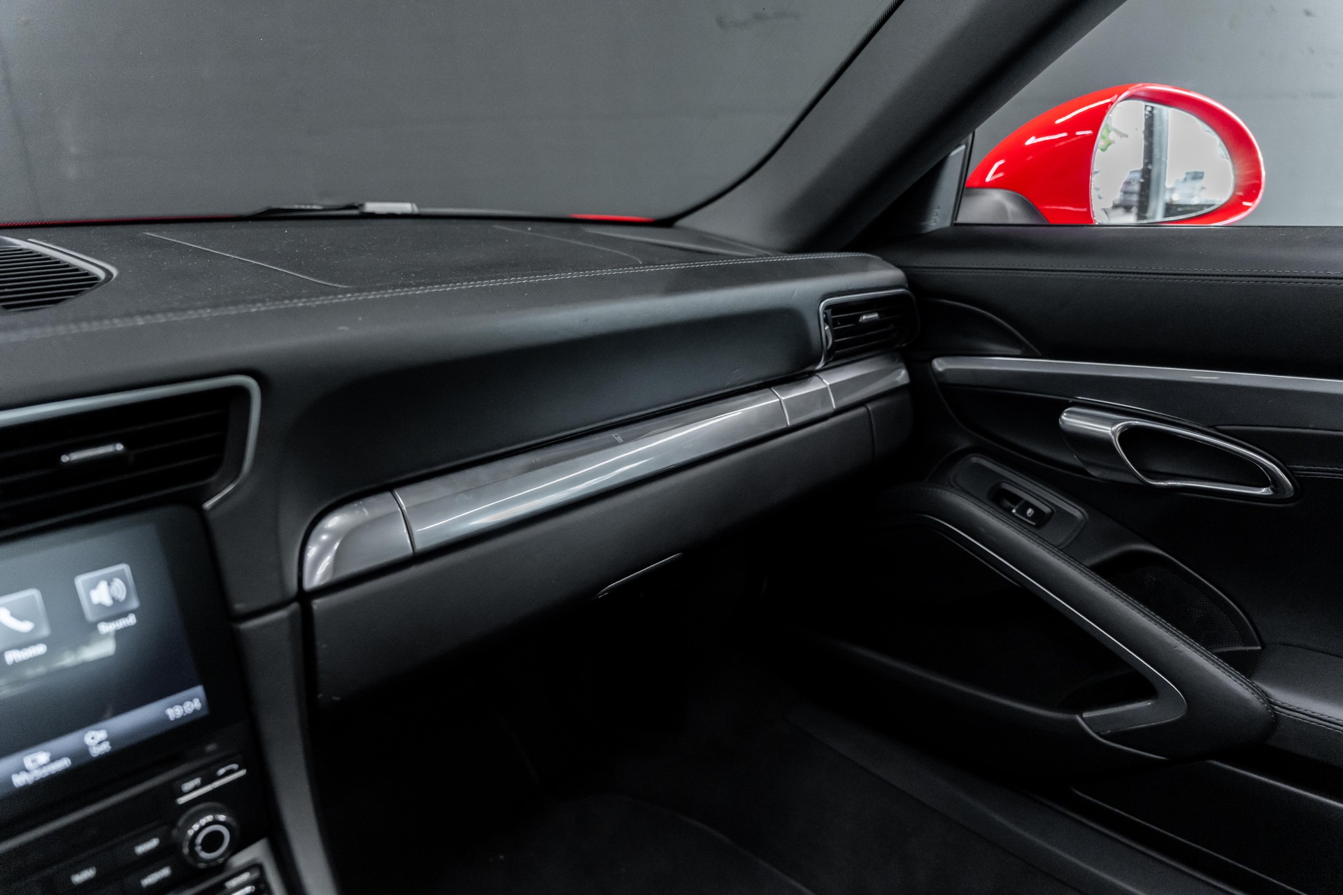 PORSCHE TARGA 4S-image-13