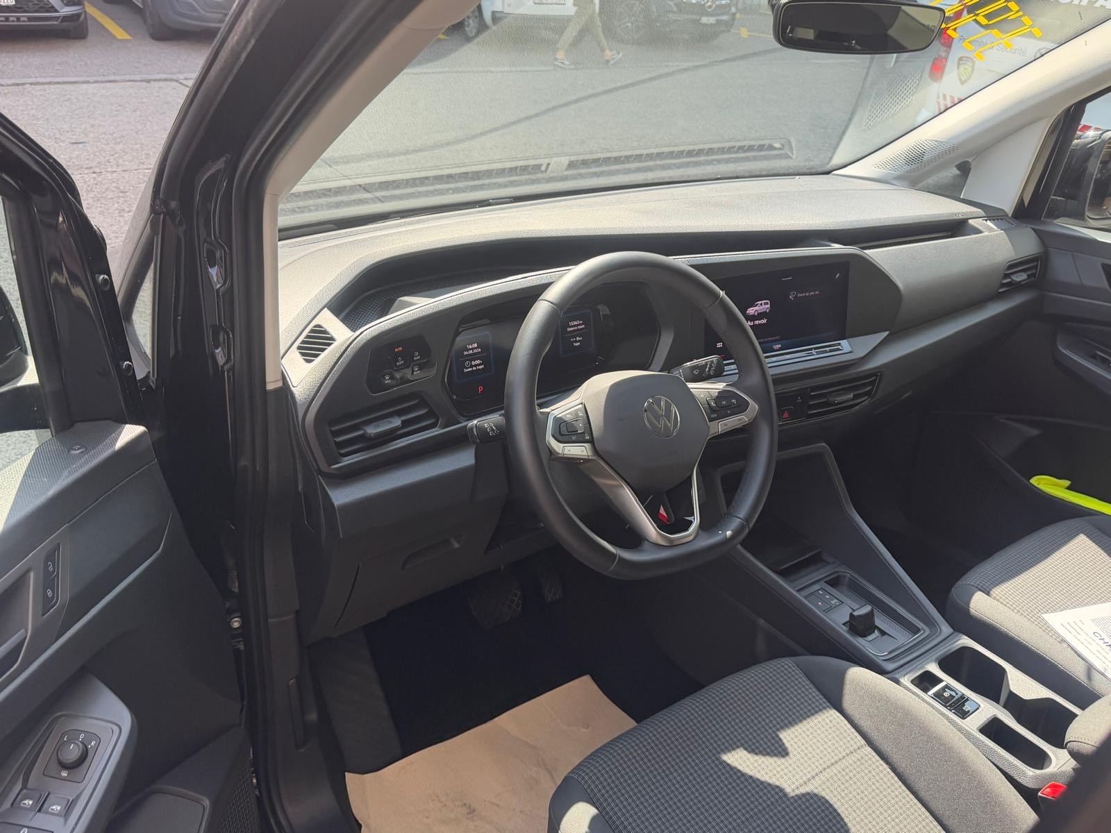 VW Caddy Maxi 1.5 TSI DSG-image-10