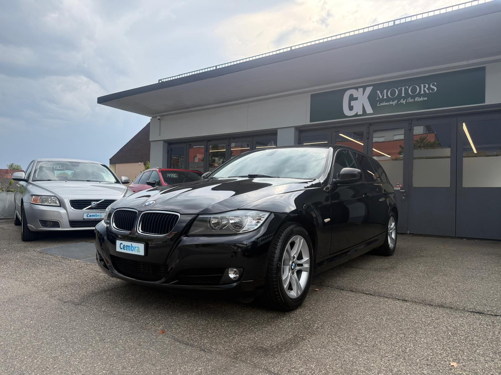 BMW 320d xDrive Touring-image-0