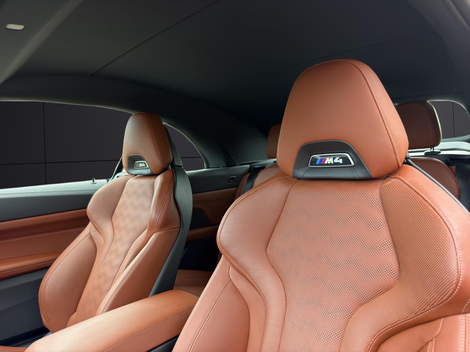 BMW M4 Competition xDrive Cabrio-image-14