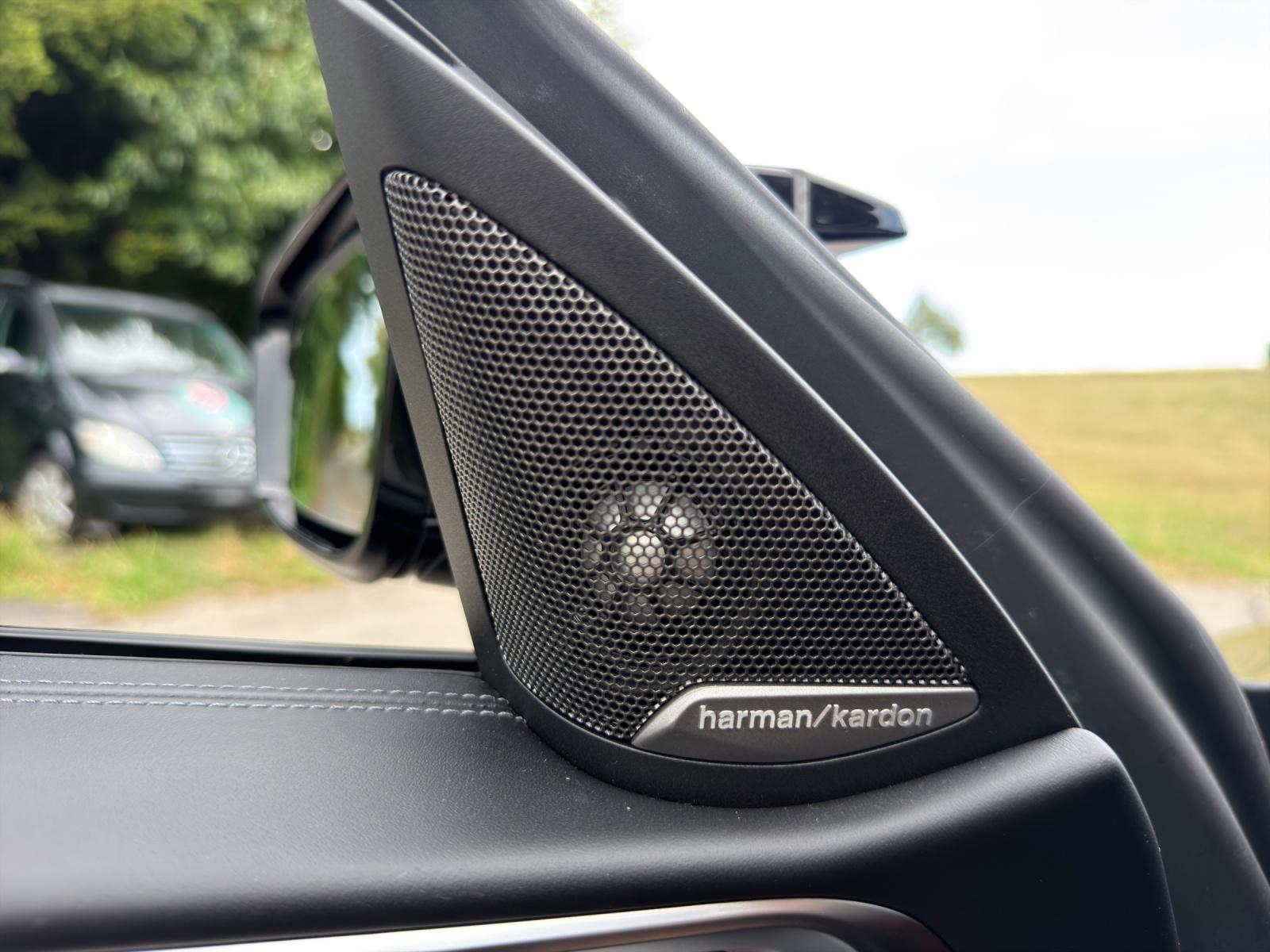 BMW M4 Competition xDrive Cabrio-image-20
