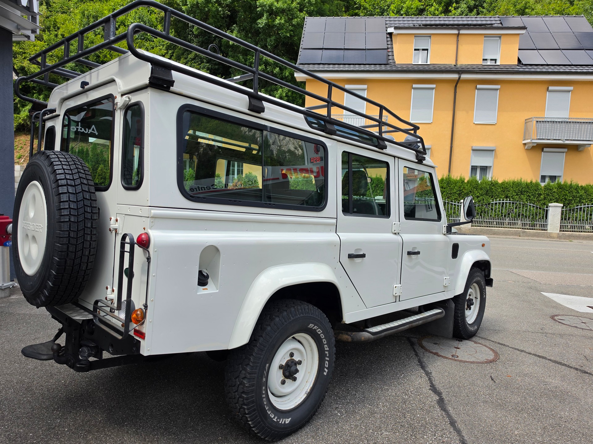 LAND ROVER Defender 110 SW 2.5 Td5-image-4