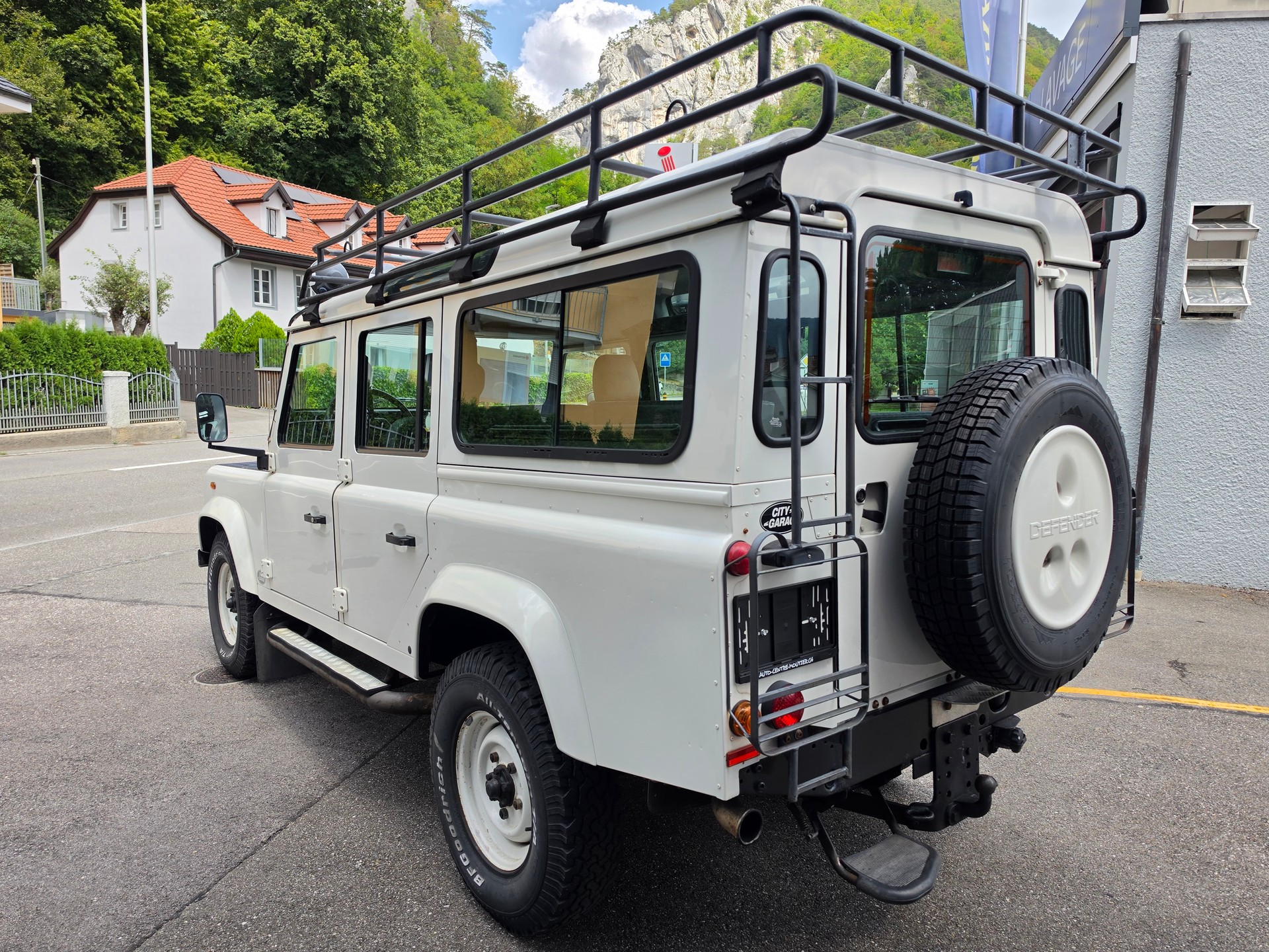 LAND ROVER Defender 110 SW 2.5 Td5-image-3