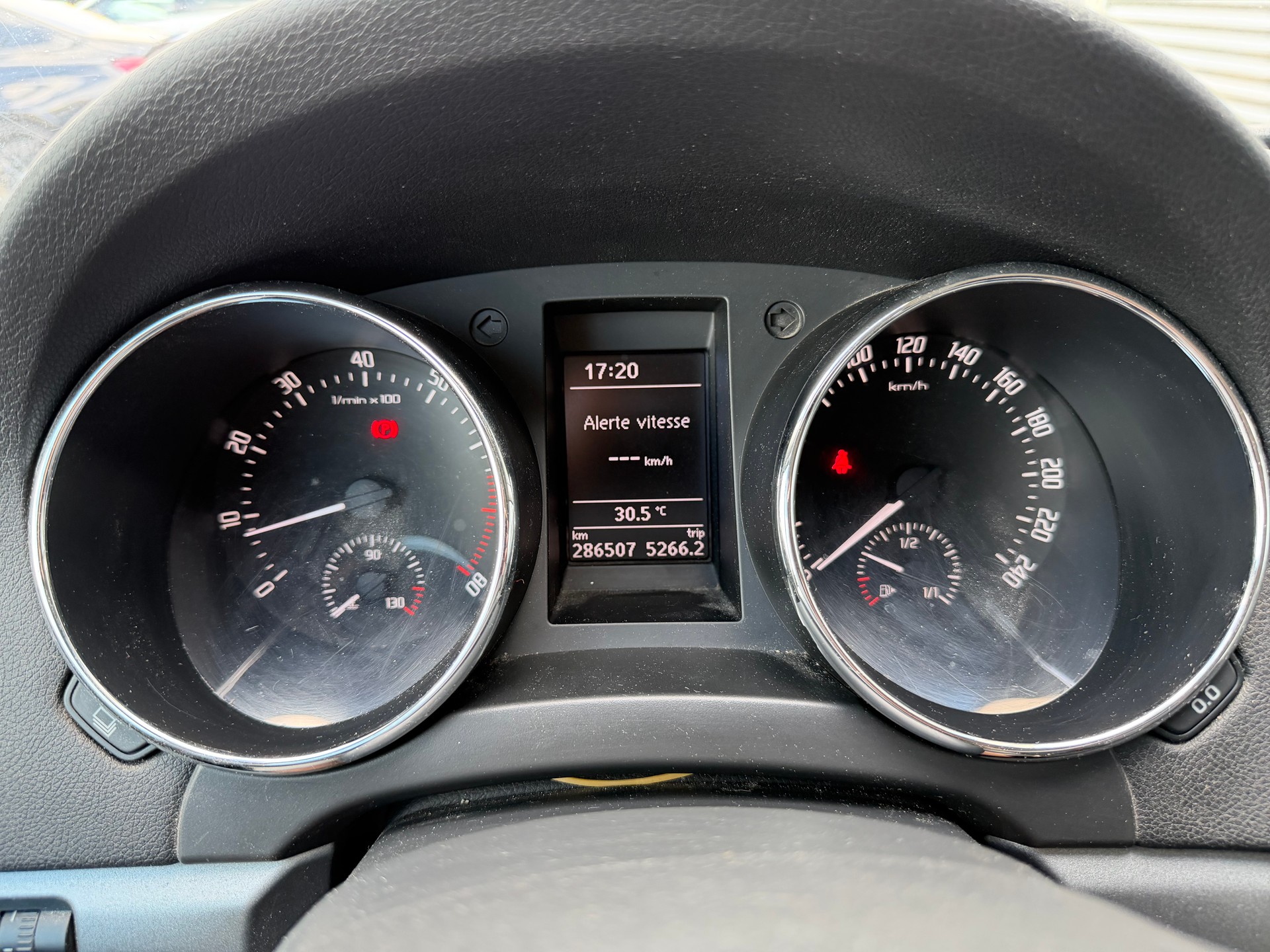 SKODA Yeti 1.8 TSI Ambition 4x4-image-6