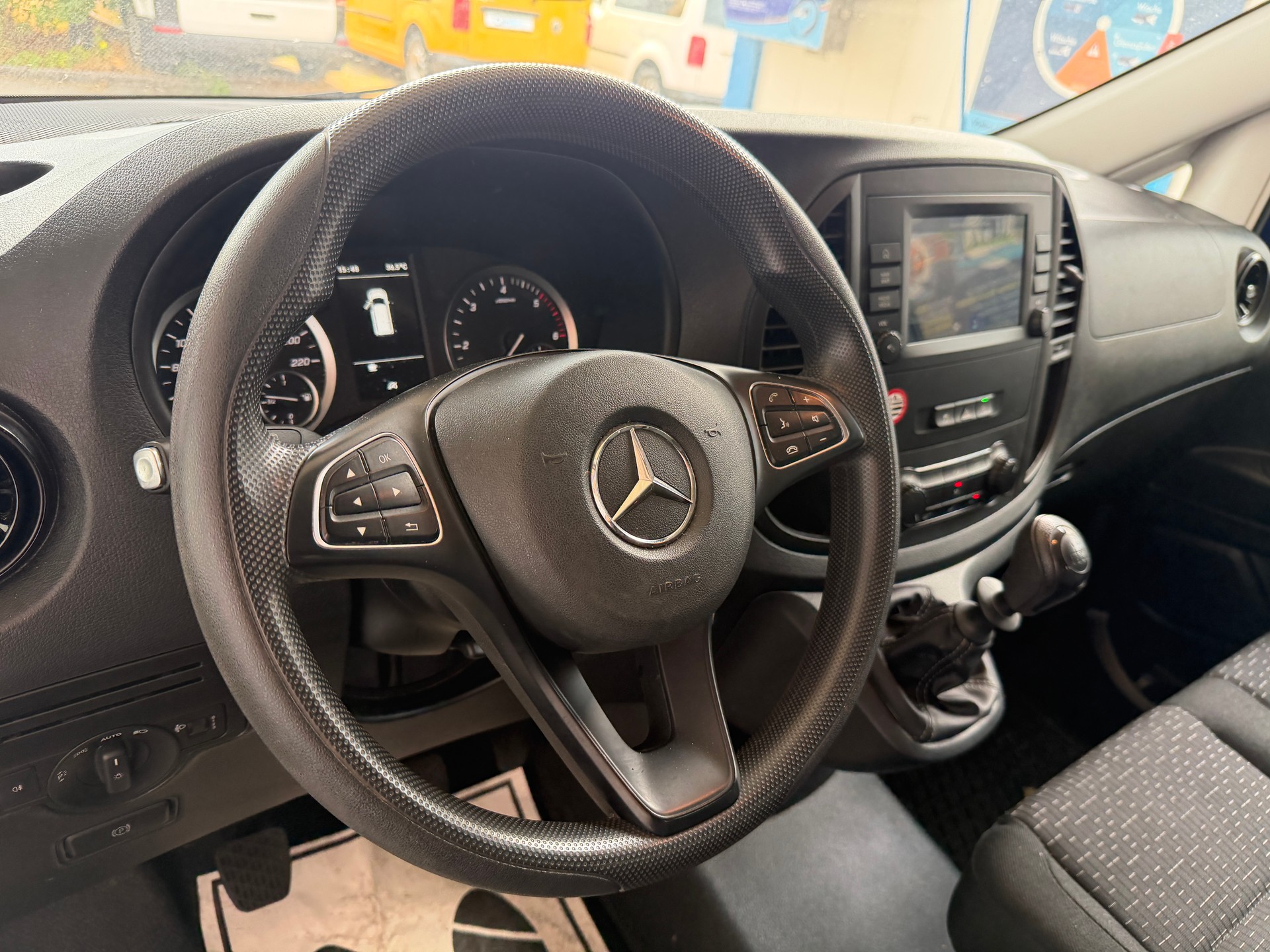 MERCEDES-BENZ Vito 116 CDI Base 3 Sitze-image-12