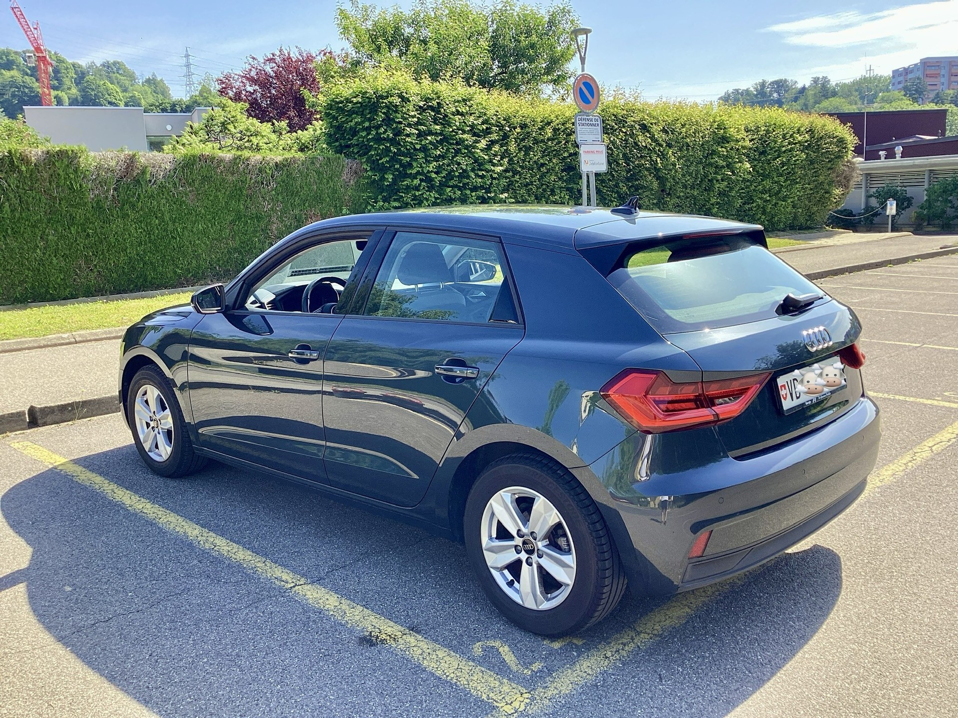 AUDI 1.0 30 TFSI Attraction S-Tronic-image-3
