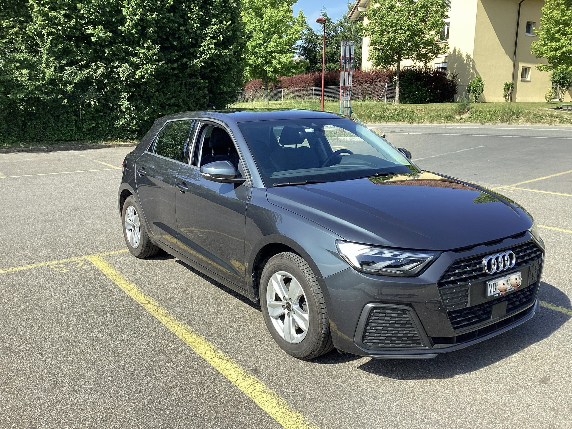 AUDI 1.0 30 TFSI Attraction S-Tronic-image-0