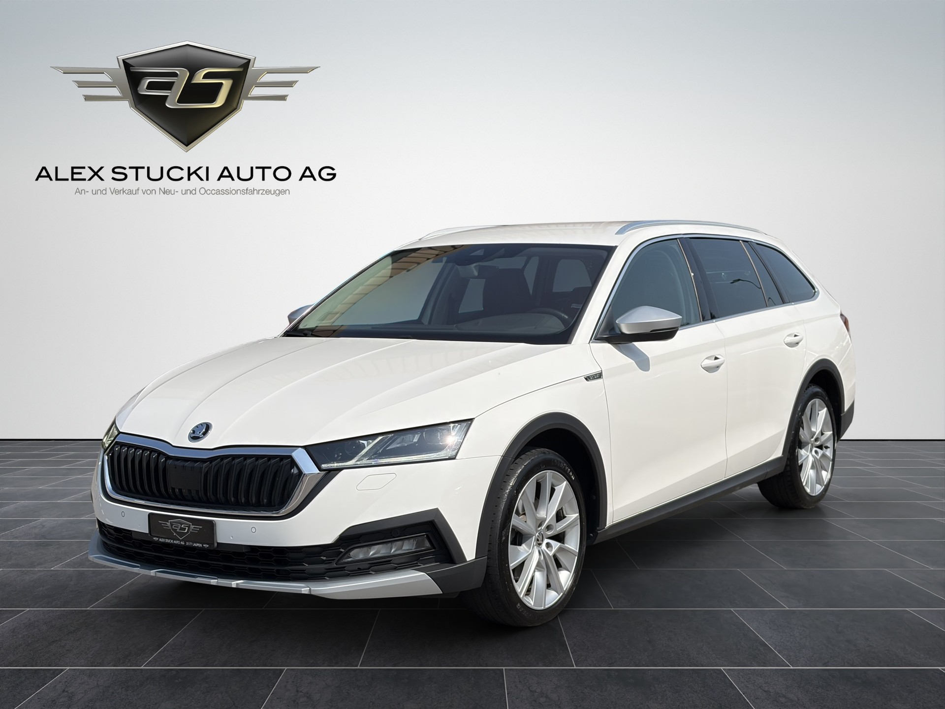 SKODA Octavia Combi 2.0 TDI DSG Scout 4x4-image-2
