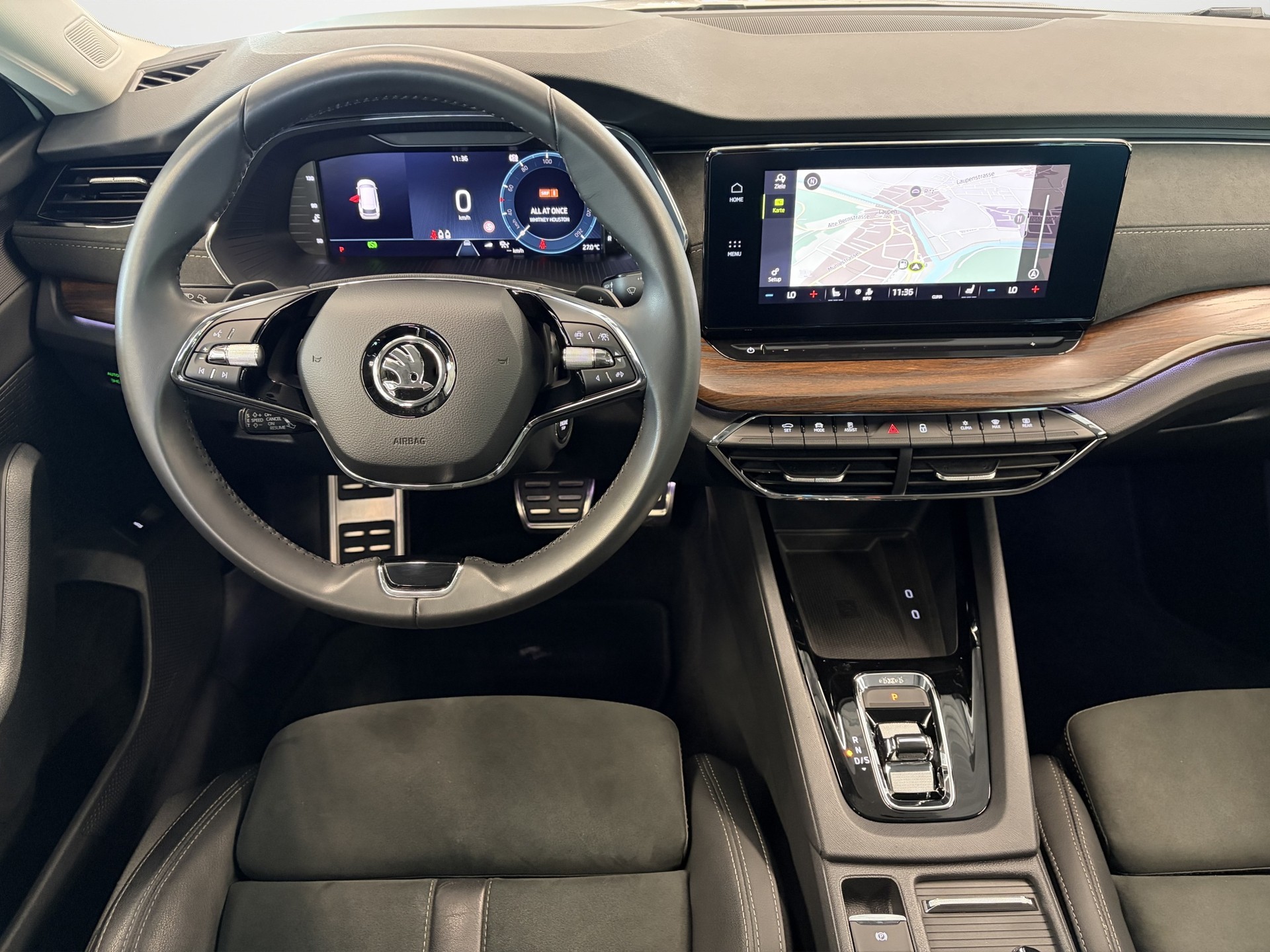 SKODA Octavia Combi 2.0 TDI DSG Scout 4x4-image-9