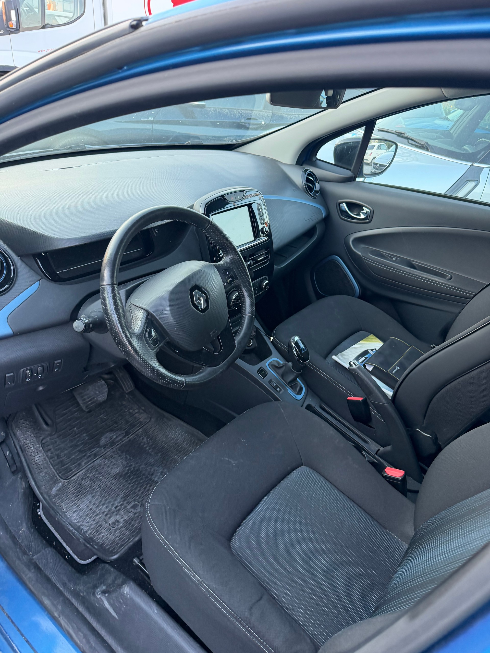 RENAULT Zoe Intens R90 (Batterie Miete)-image-8