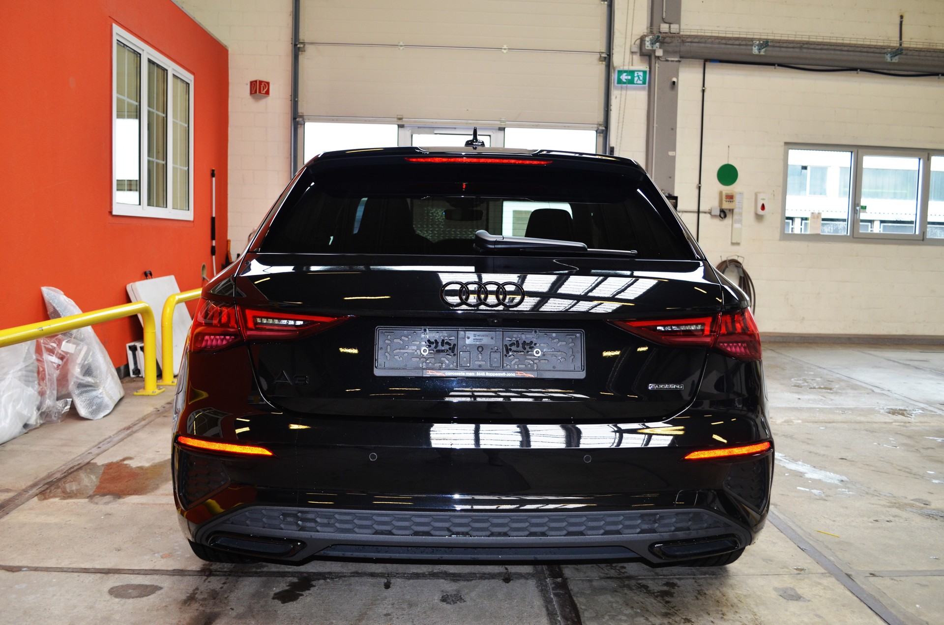 AUDI A3 Sportback 40 TFSI S line quattro S-tronic-image-5
