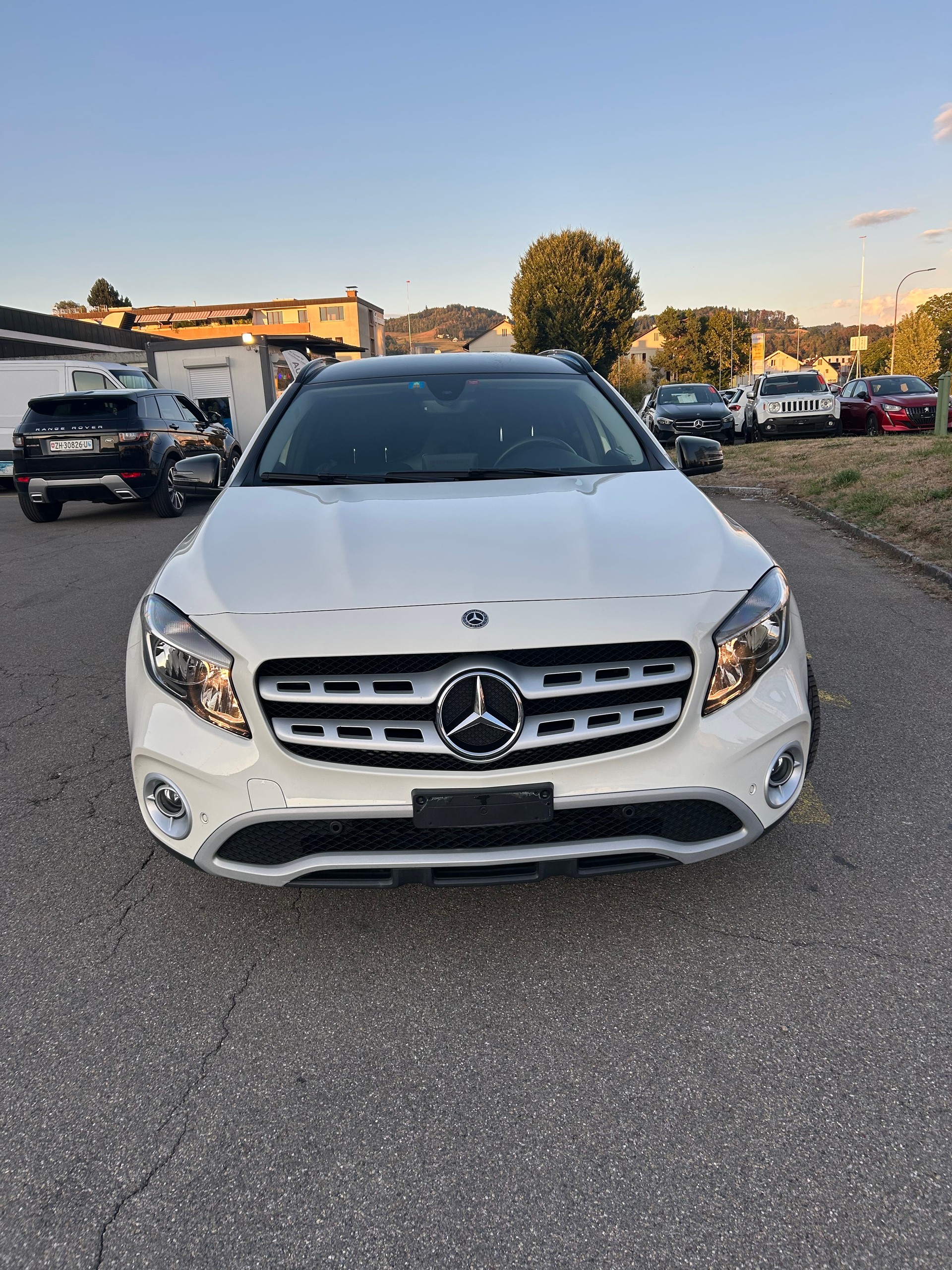 MERCEDES-BENZ GLA 200 d Swiss Star Edition 4Matic 7G-DCT-image-0